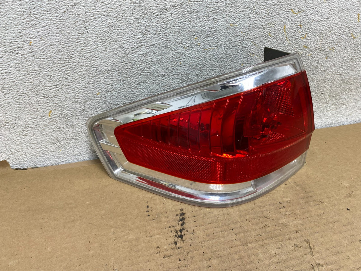 2008 2009 2010 2011 Ford Focus Sedan Left Driver Lh Side Tail Light AH8126 DW1