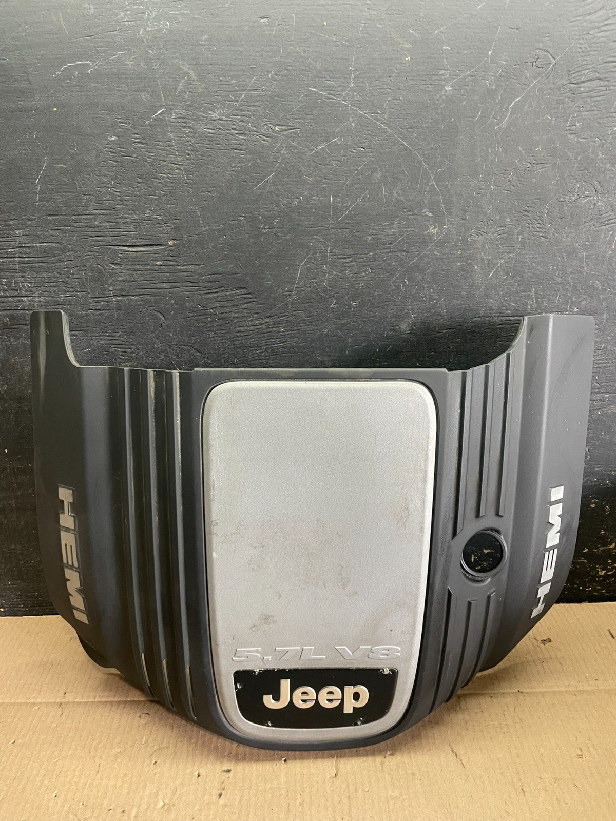 2005 to 2010 Jeep Grand Cherokee 5.7L Hemi Engine Cover Plastic Shield Z8501 DG0