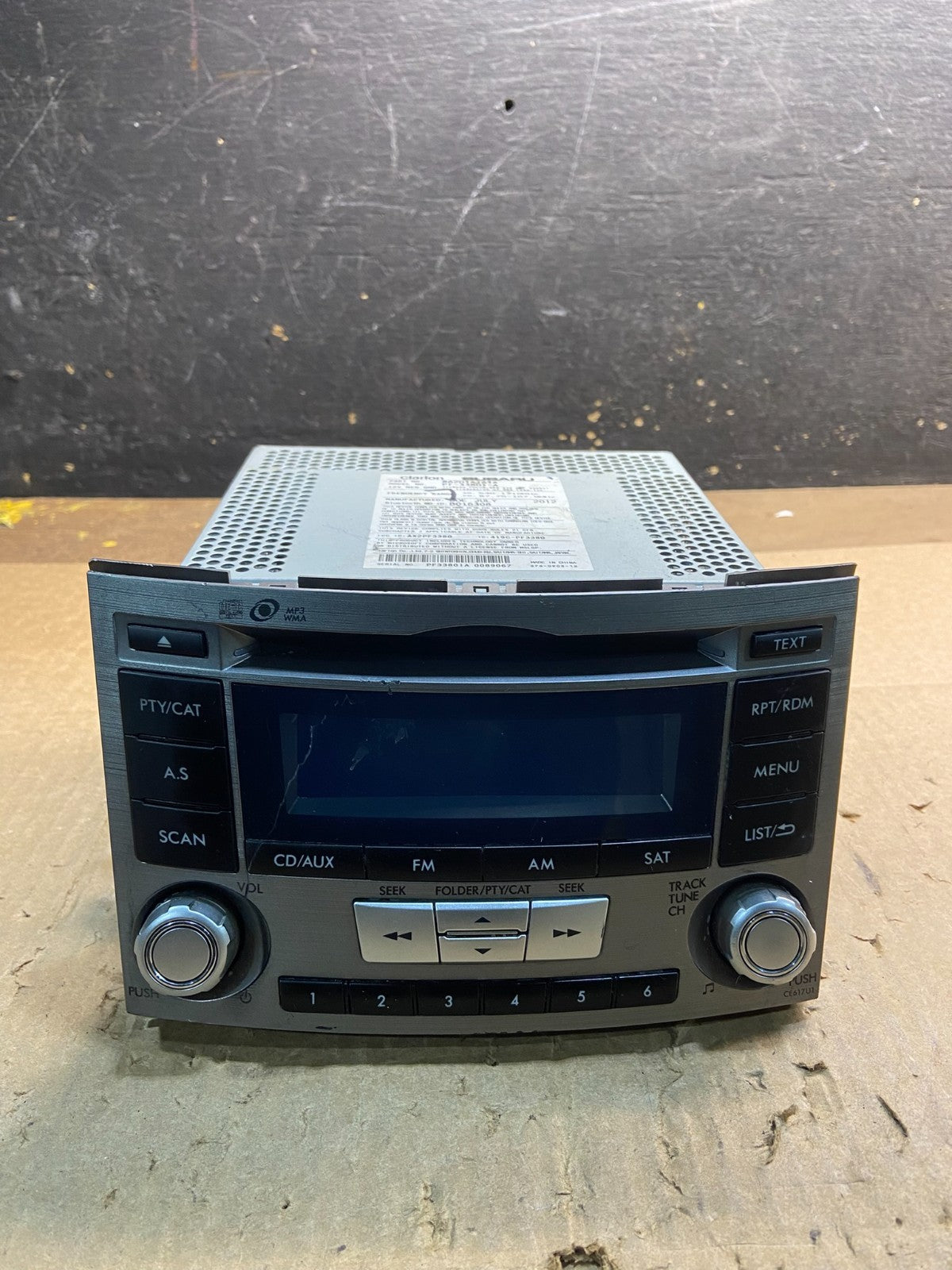 2010 - 2014 Subaru Outback Radio AM/FM CD Player mp3 Audio Y7491 DG0