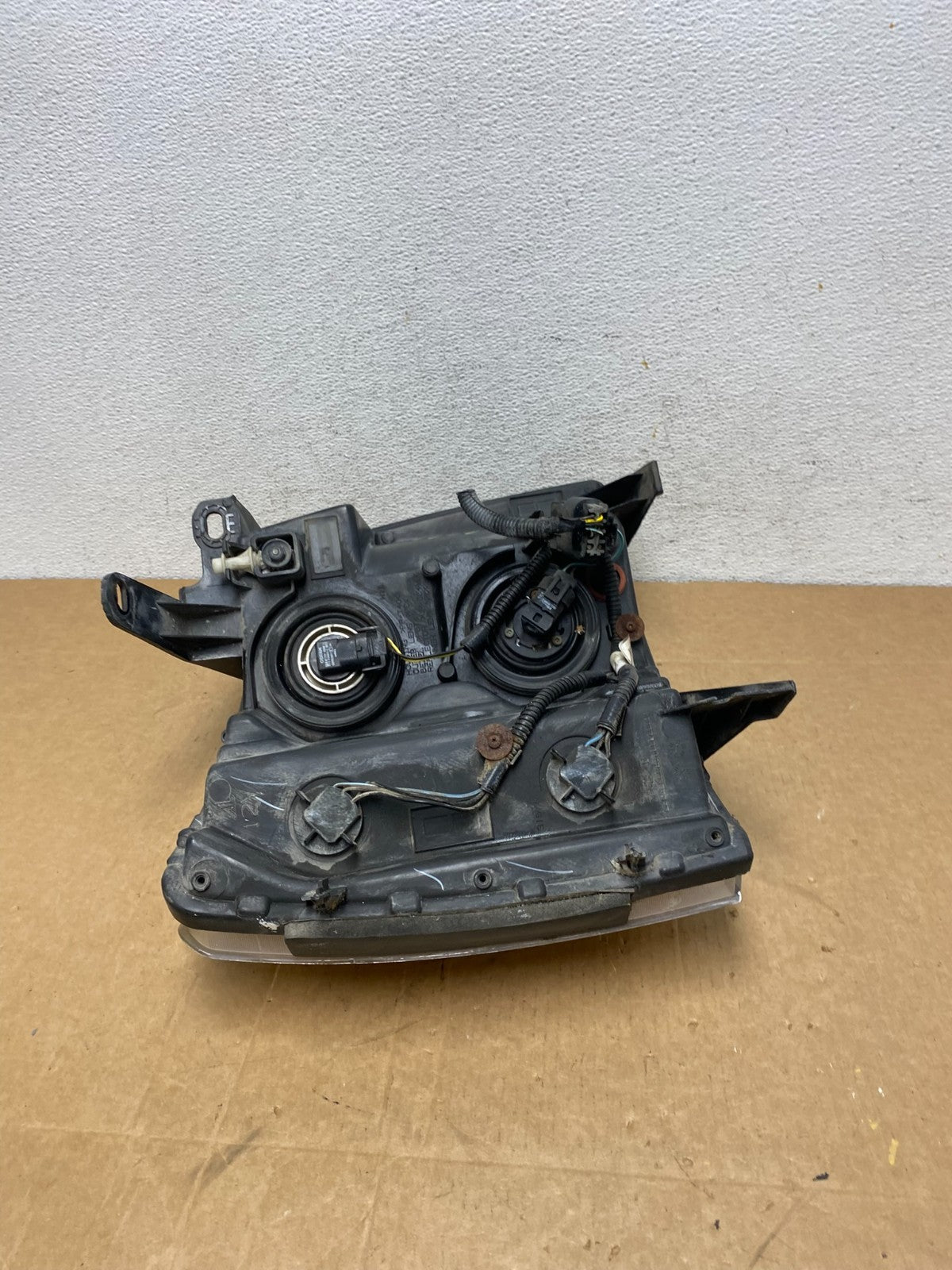 2007 to 2014 Chevrolet Silverado Left Driver Lh Side Headlight AD6069 DW9