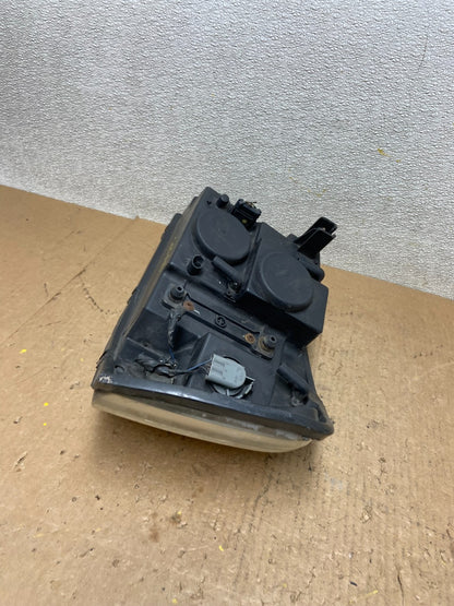 2002 to 2009 Gmc Envoy Right Passenger RH Side Headlight Halogen Z9395 DW7