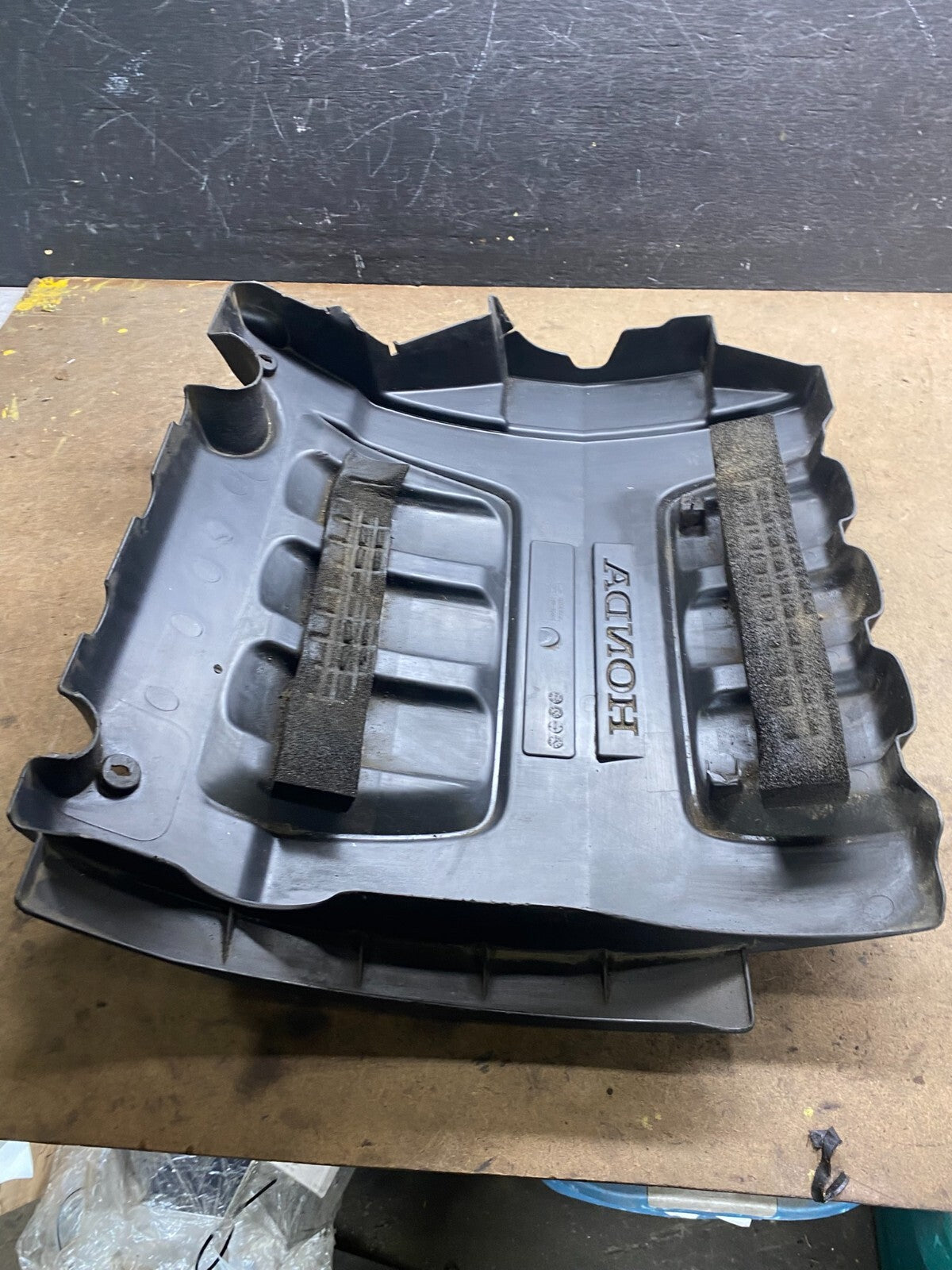 2005 to 2007 Honda Odyssey Black Engine Cover OEM N0359 DG7
