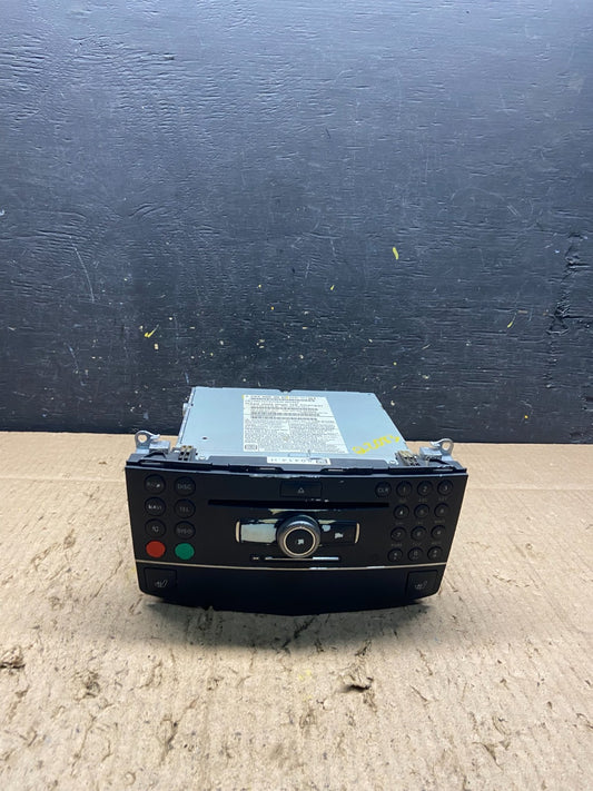 2008-2011 Mercedes W204 C300 C350 Navigation Command Radio DVD CD Audio Q2083 DG0