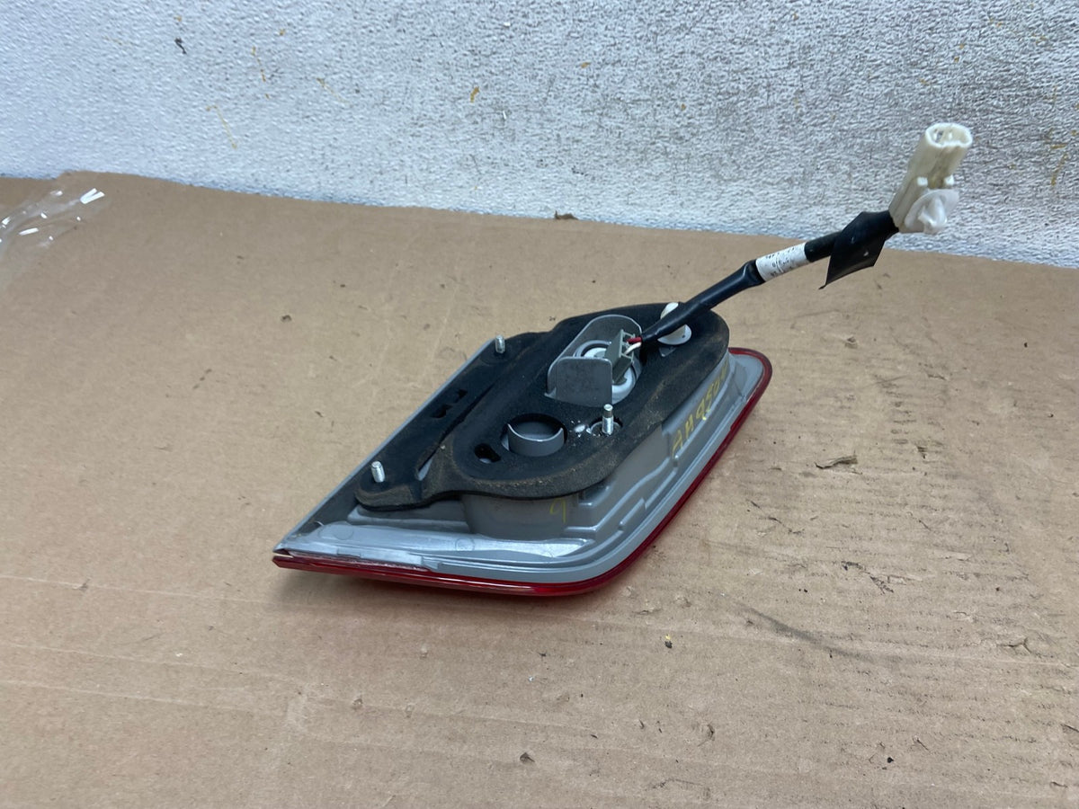 2010 - 2011 Toyota Camry Left Driver LH Side Inner Tail Light AH9504 LK4