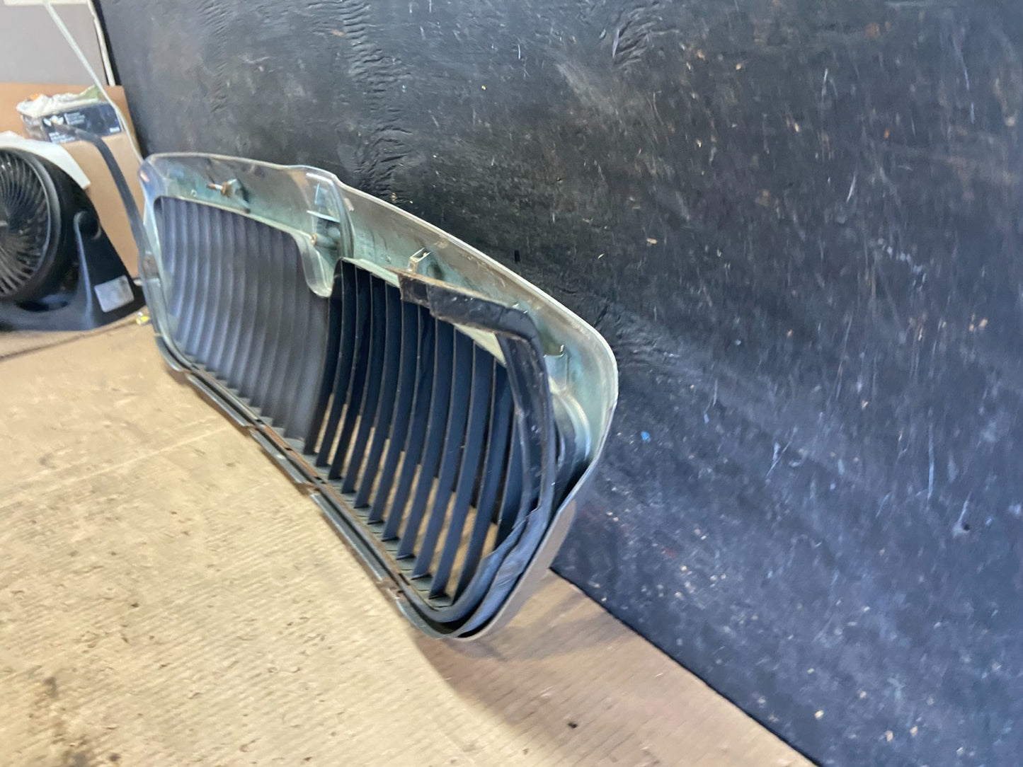 1998 to 2002 Lincoln Navigator Front Upper Grill Grille Oem r7104 DG8