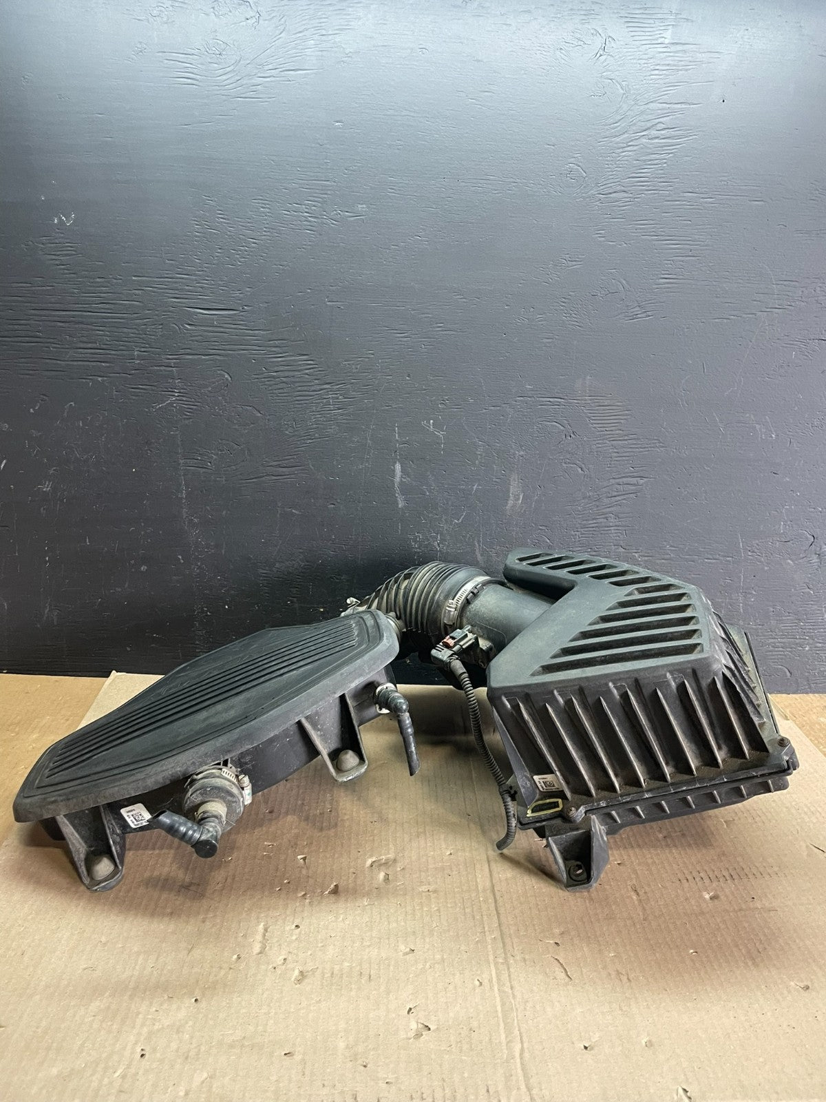 2017-2019 Cadillac XT5 3.6L Air Cleaner Housing Box OEM ab7842 DG4