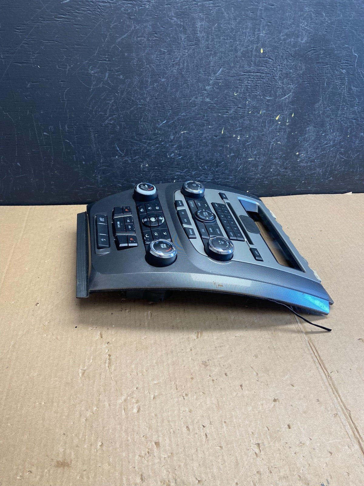 2010 to 2012 Ford Fusion Radio Climate Control A/C Control AE4242 DG2