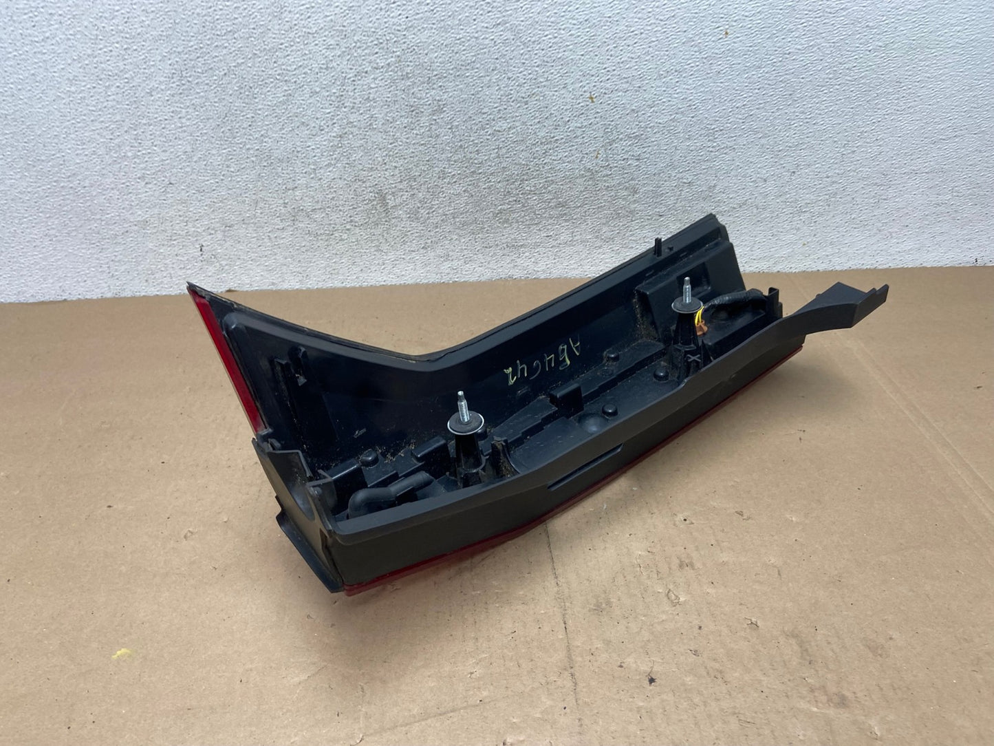 2004 to 2009 Cadillac Srx Left Driver LH Side Tail Light AG4642 LK6