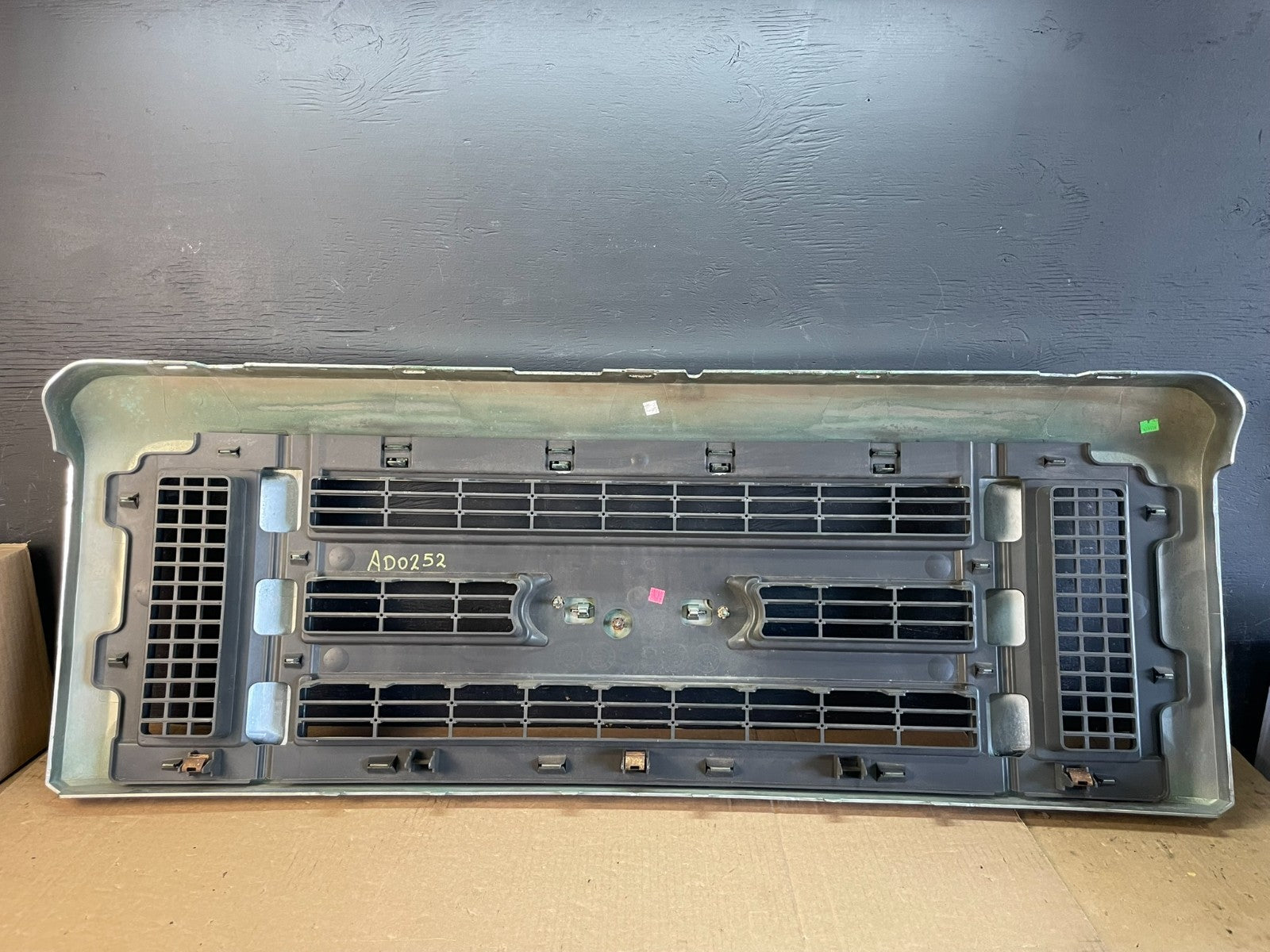 2008 to 2014 Ford Econoline E150 E250 Front Upper Chrome Grill Grille AD0252 DG5