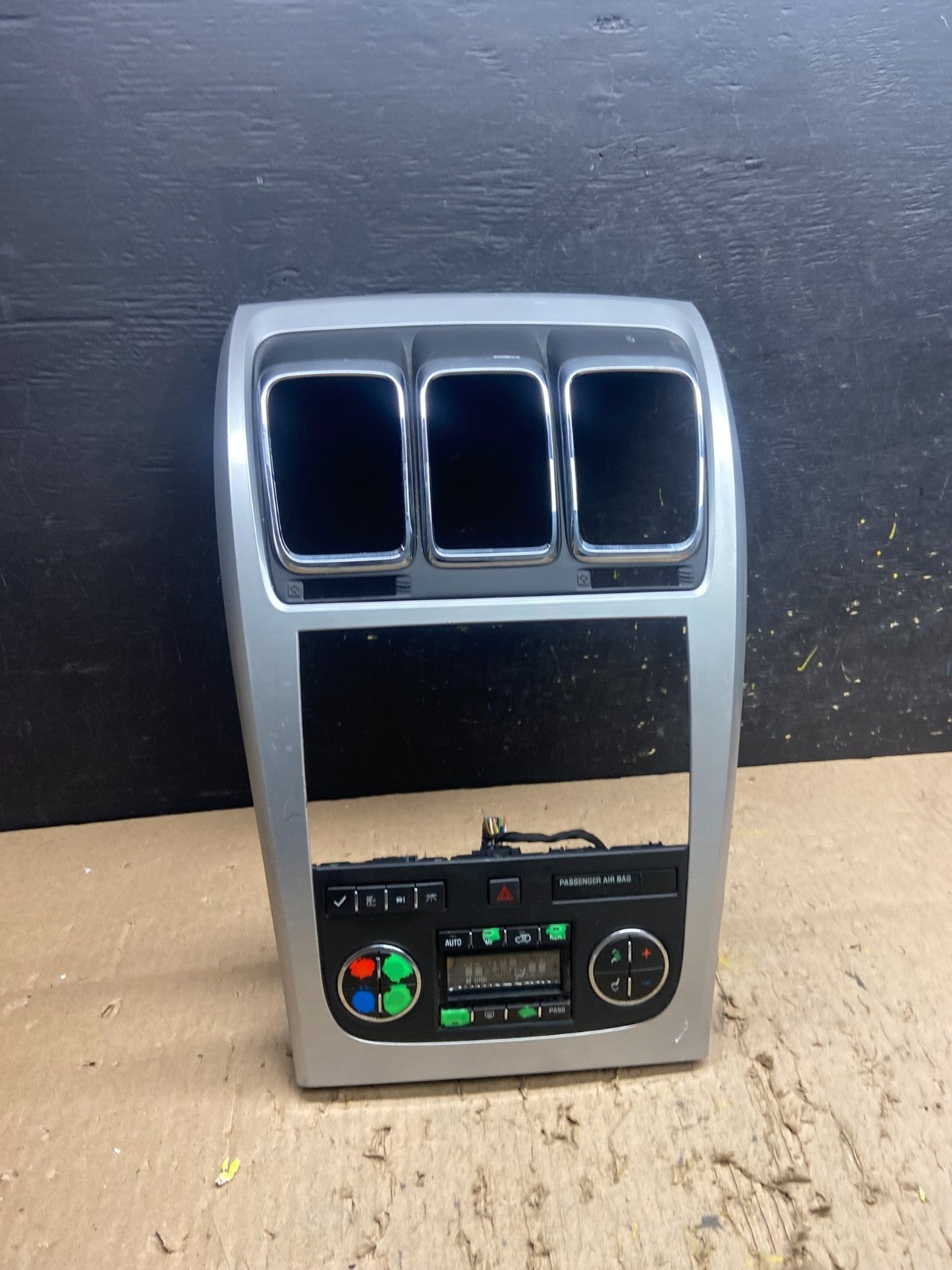 2007 - 2012 GMC Acadia A/C Heater Climate Control Radio Panel Bezel OEM T8848 DG0