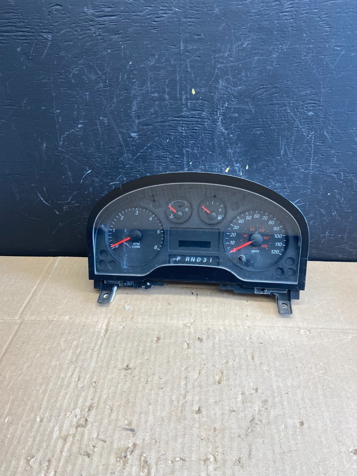 2004 to 2007 Ford Freestar Instrument Cluster Speedometer AB97240