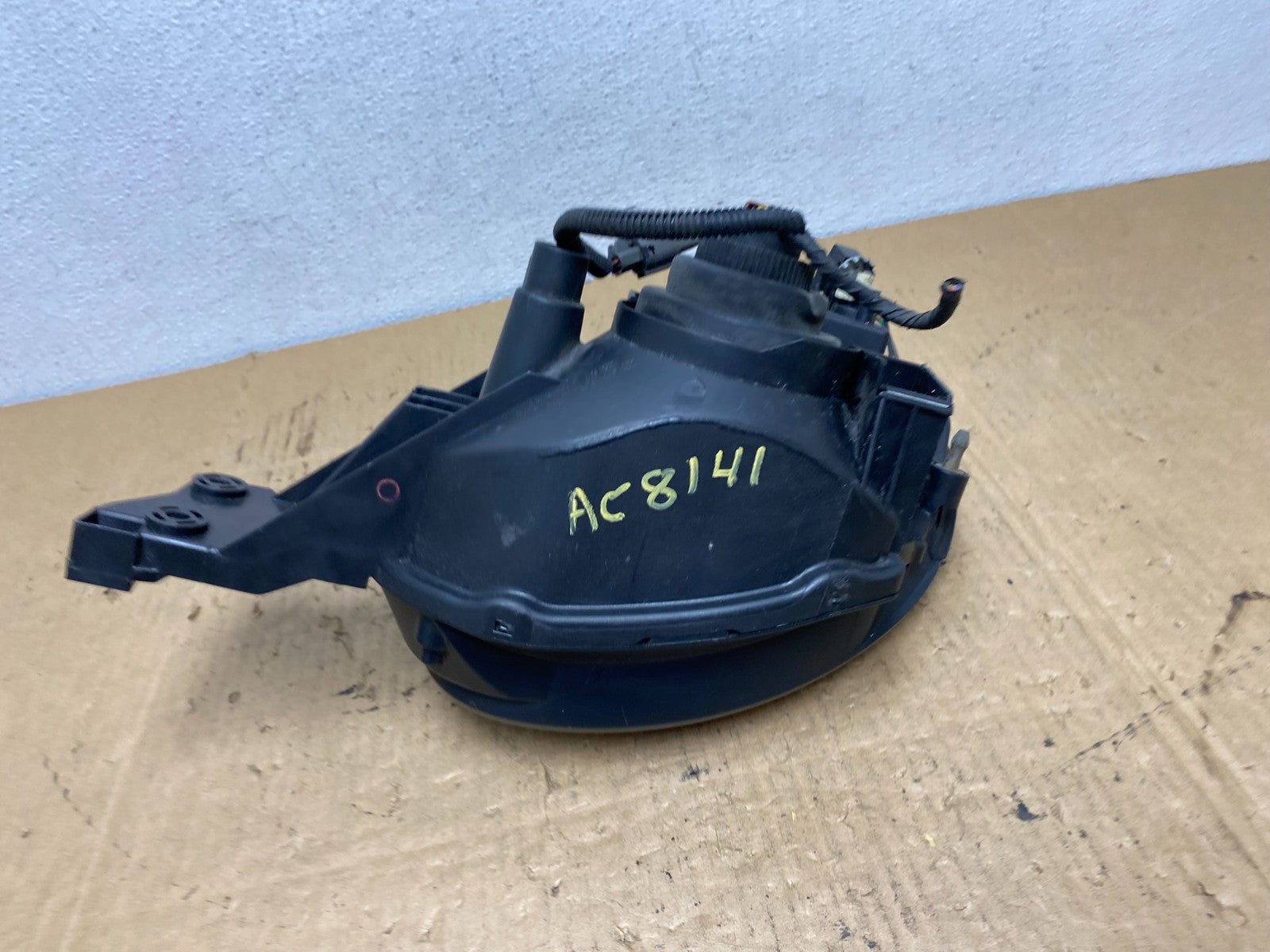 2002 to 2003 Subaru Impreza Right Passenger RH Halogen Headlight ac8141 DG7