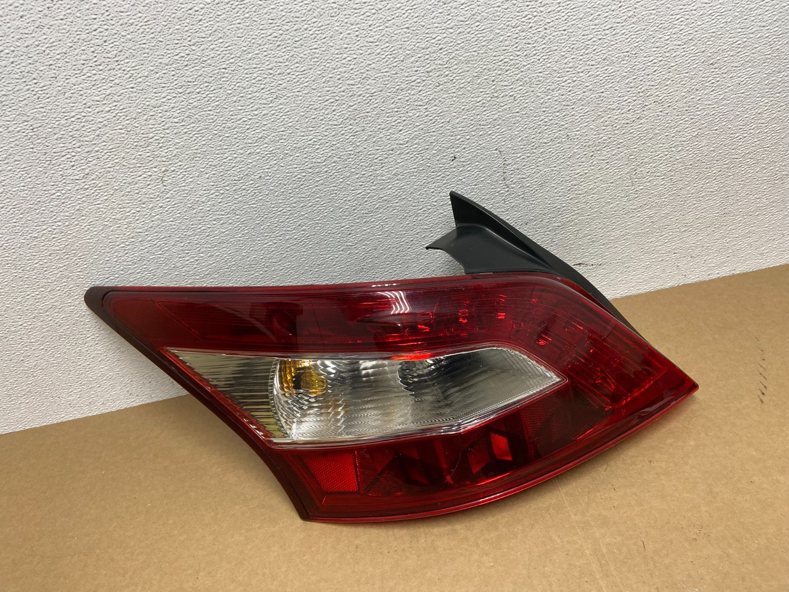 2009 2010 2011 Nissan Maxima Left Driver Lh Side Tail light AB9971 DW0