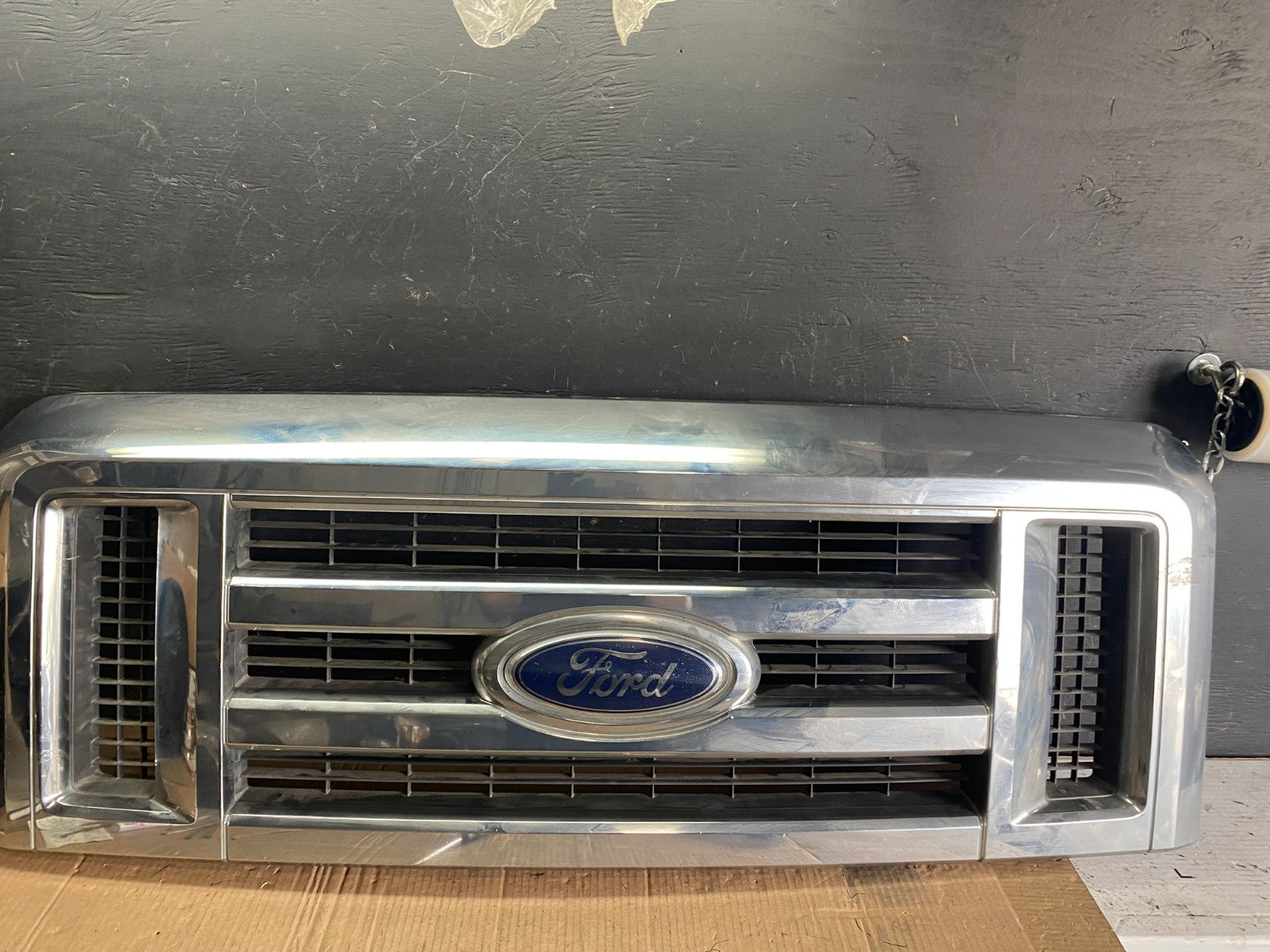 2008 to 2014 Ford Econoline E150 E250 Front Upper Chrome Grill Grille Q0565 DG0