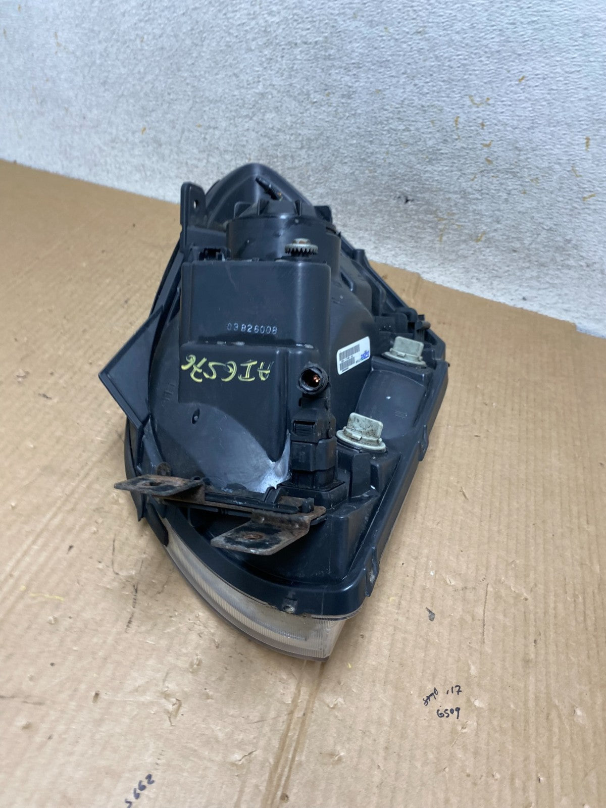 2005 to 2006 Kia Sportage Right Passenger RH Halogen Headlight DEPO AI6576 DW8