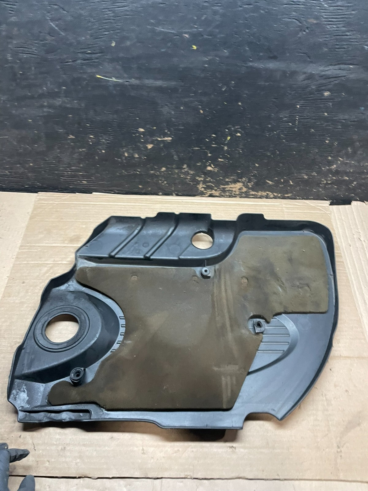 2006 2011 Chevrolet Impala V6 VVT Engine Cover Shield OEM V2790 DG4