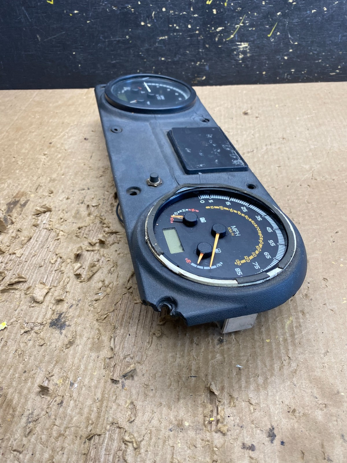 2011 Mack LE Instrument Panel Cluster Z98644