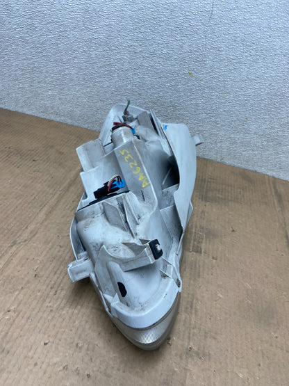 2005 to 2008 Toyota Corolla Right Passenger RH side Headlight Oem AA6235 DW10