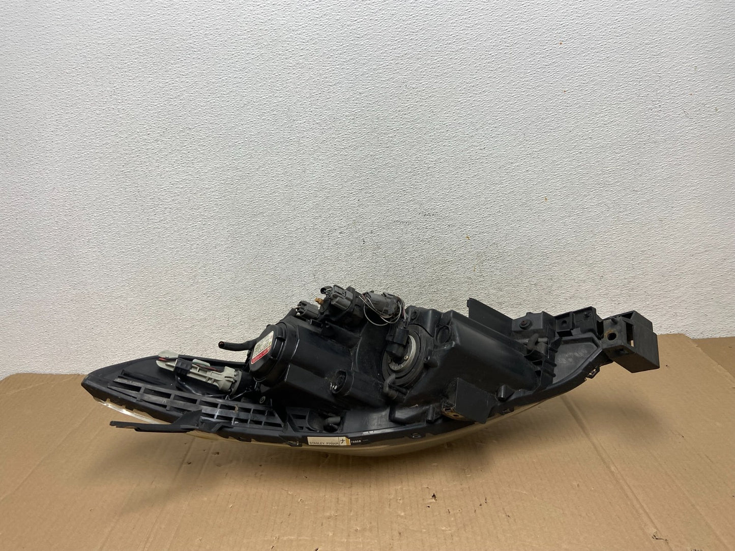 2008 2009 2010 Mazda 5 Right Passenger RH Black Xenon Headlight AE8932 DW5