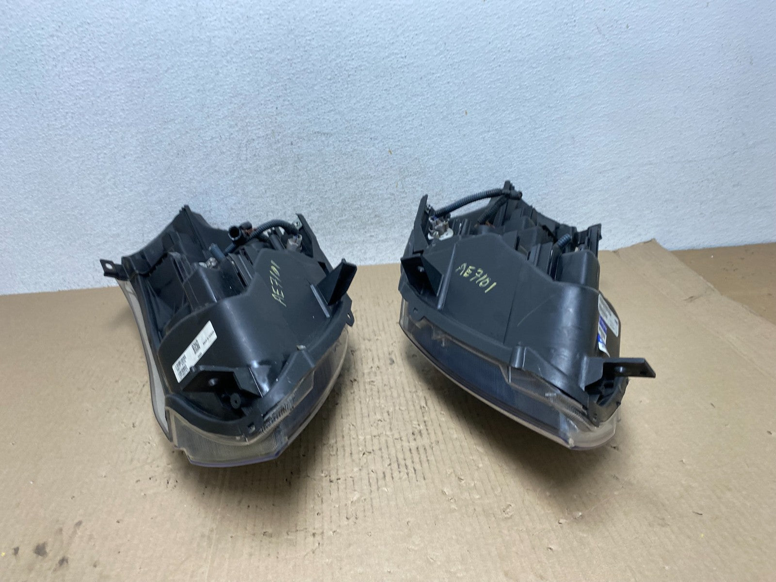 2004 to 2009 Nissan Quest Left+Right Side Black Headlights AE7101 DW8