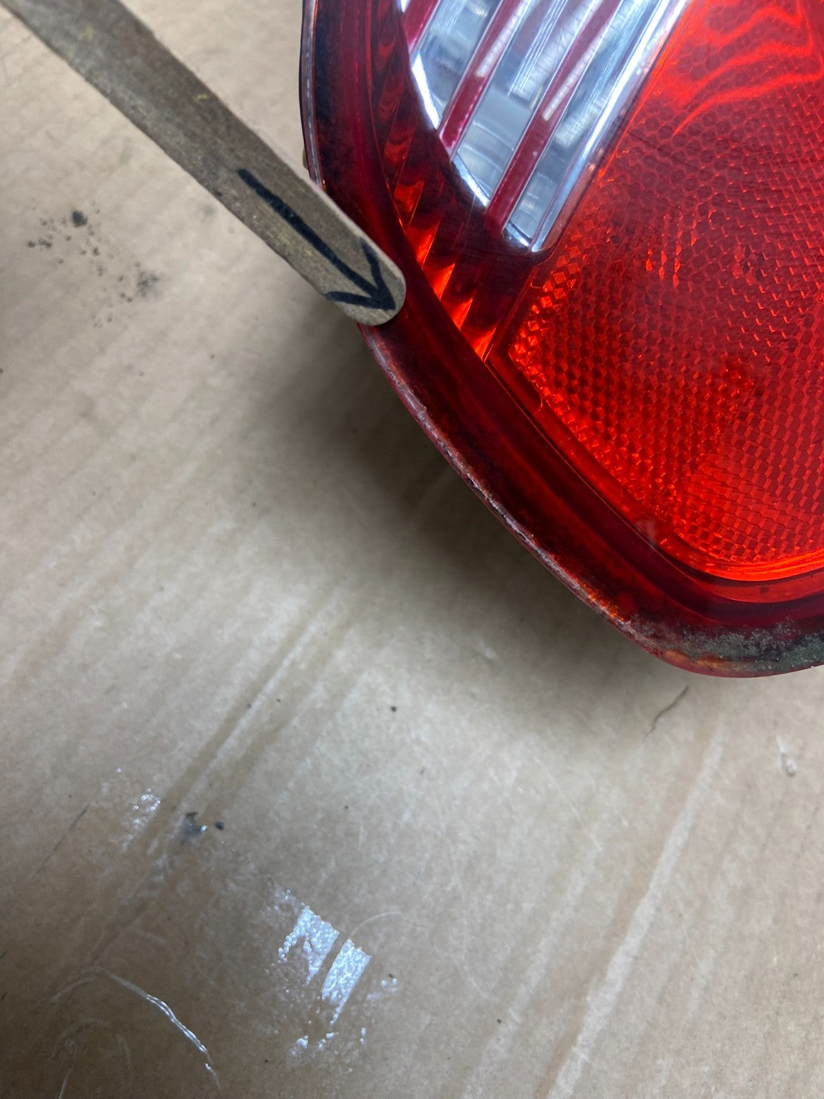 2002 - 2005 Hyundai Sonata Right Passenger RH Side Tail Light AI8761 LK4