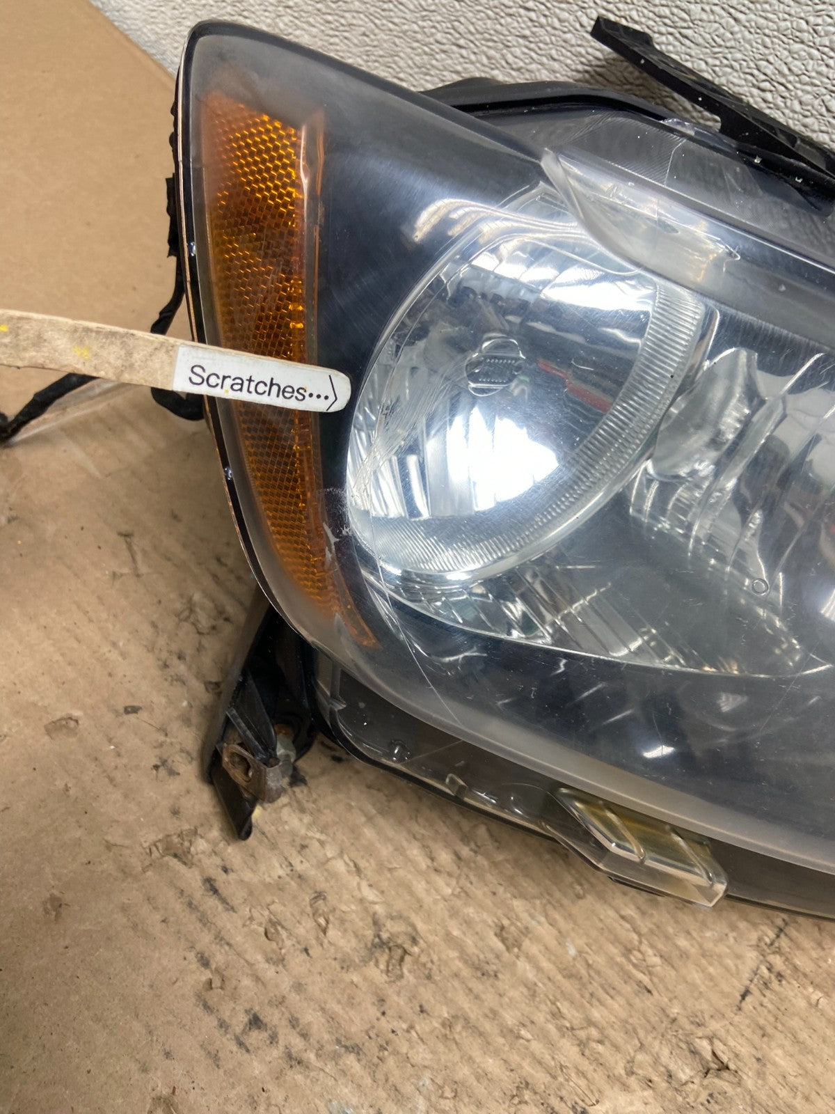 2011-2013 Jeep Grand Cherokee Right Passenger Halogen Headlight AA9571 DW3