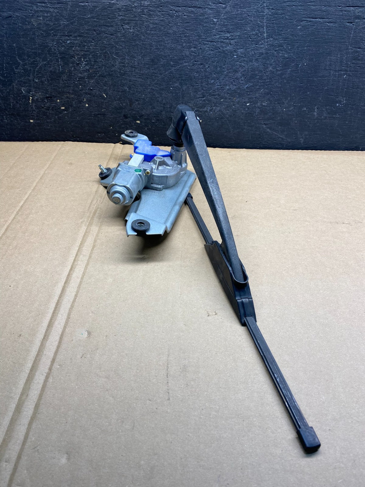 2015 to 2018 Subaru Outback Legacy Window Windshield Wiper Motor Linkage AG36602