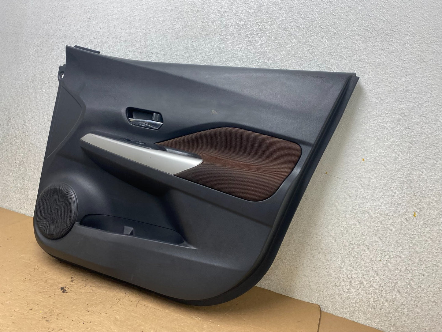 2018 2019 2020 Nissan Kicks Front Right Passenger Door Panel Oem P1363 DG1