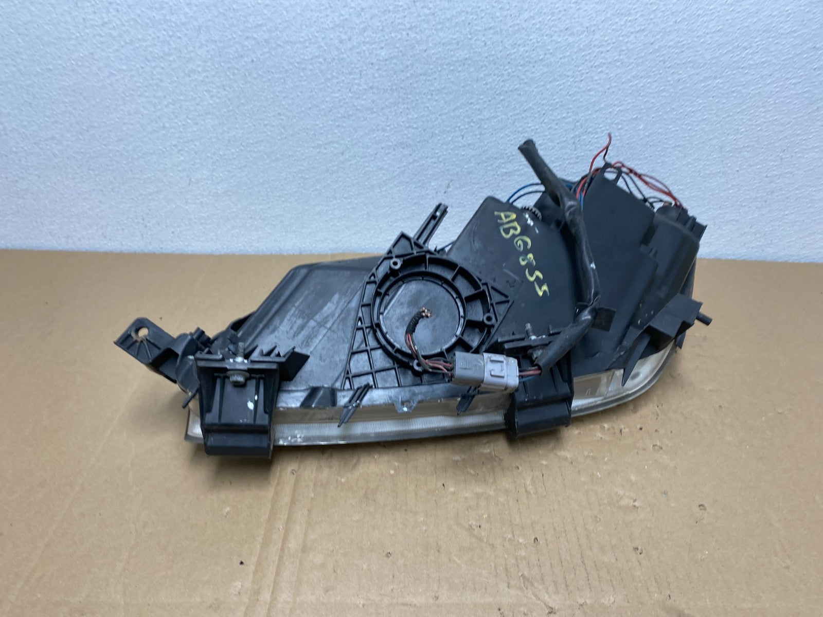 Halogen 2007 to 2009 Mazda CX-7 Right Passenger RH Side Headlight TYC AB6855 DW10