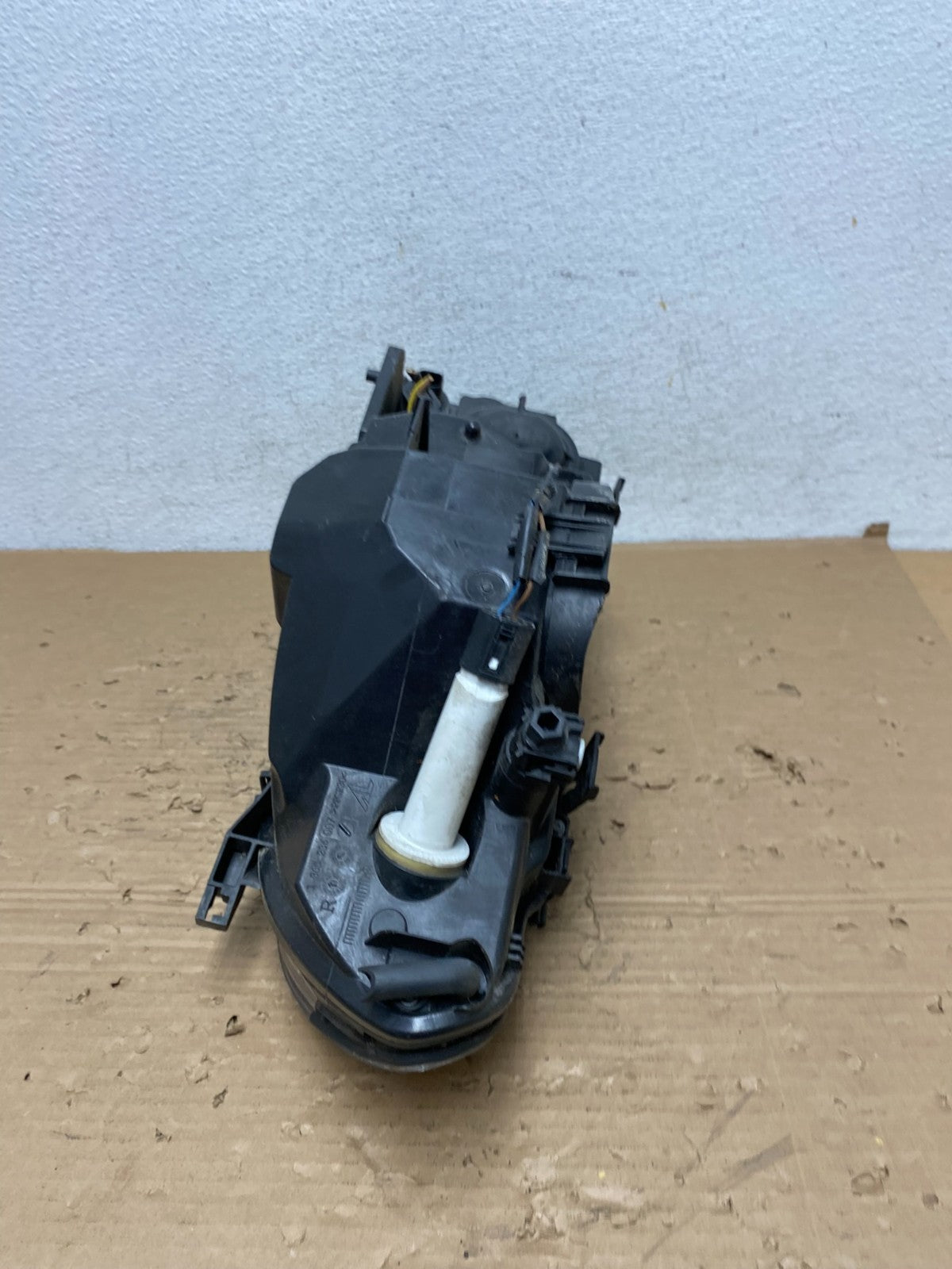 2004 2005 2006 BMW 3 E46 Coupe Right Passenger RH Halogen Headlight AD43516