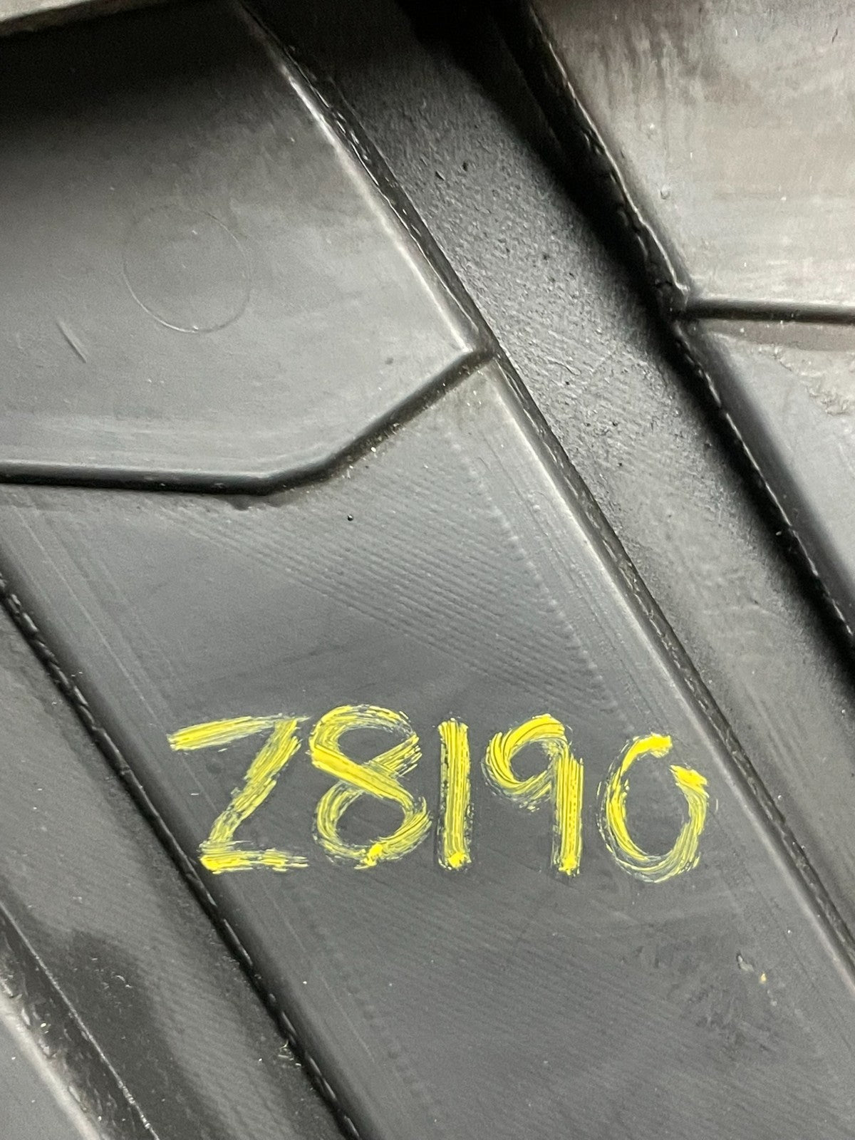 2013 to 2016 Buick Encore Front Upper Grill Grille Oem Z8190 DG9