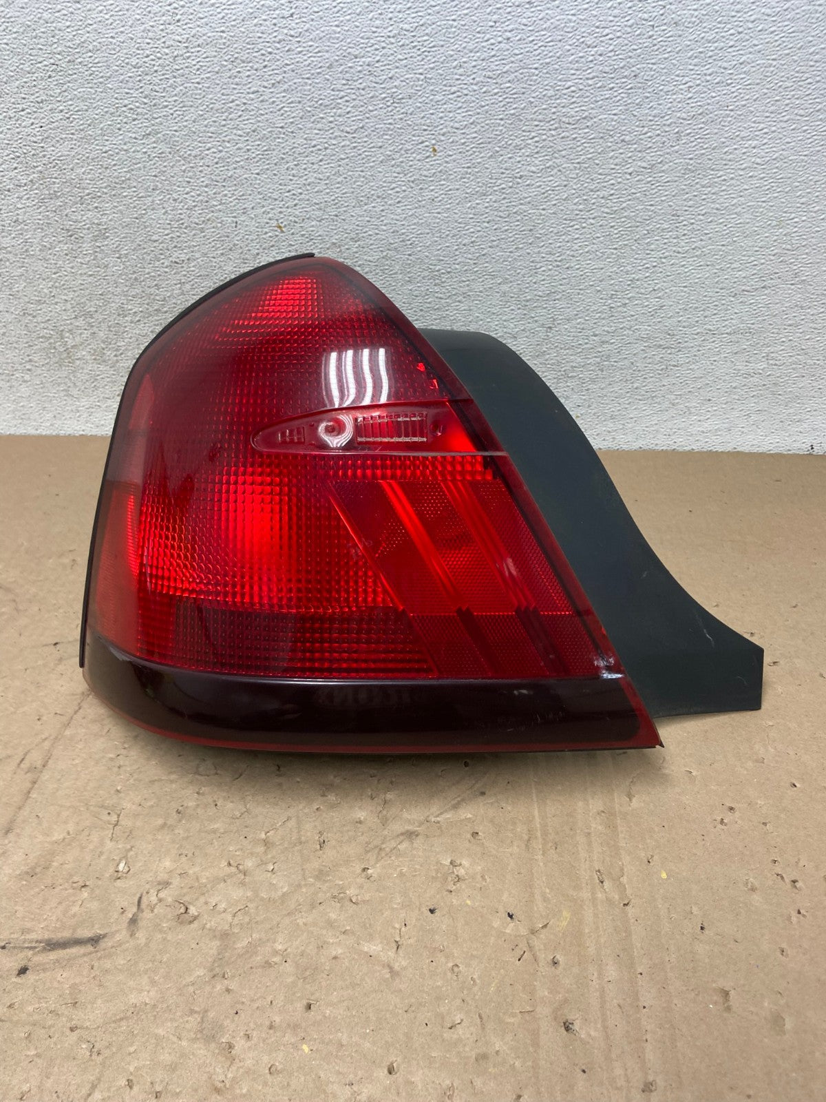 1998 - 2002 Mercury Grand Marquis Left Driver Lh Side Tail Light AG5346 LK0