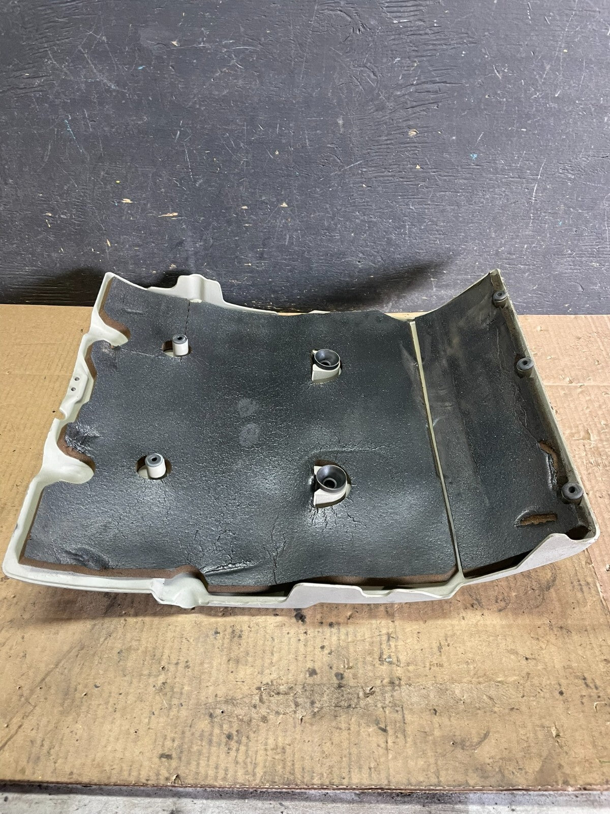 1997 to 2004 Cadillac Deville Seville Northstar Engine Motor Cover J4149 DG6