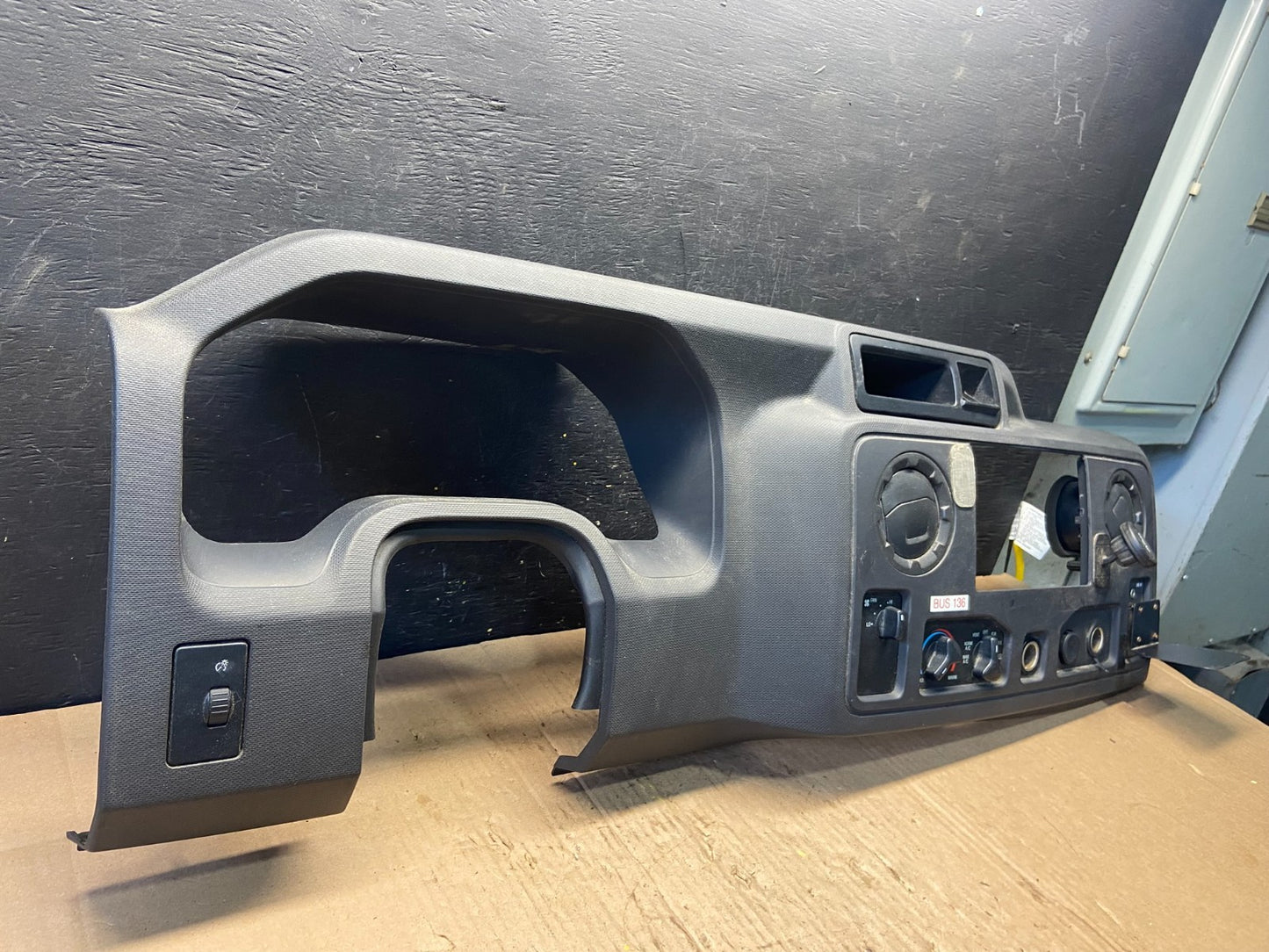 2009 - 2014 Ford E150 E250 Gauge Speedometer Cluster Radio Bezel Trim P7624 DG1