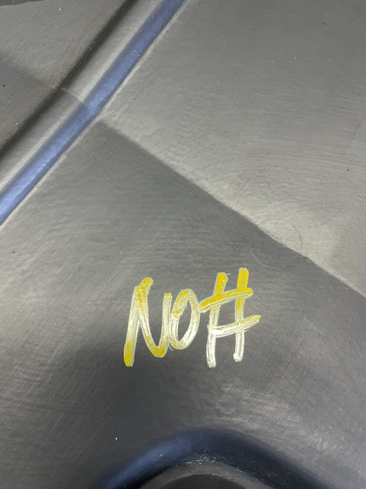2005 to 2007 Honda Odyssey Black Engine Cover OEM 3.5L E3947 DG18