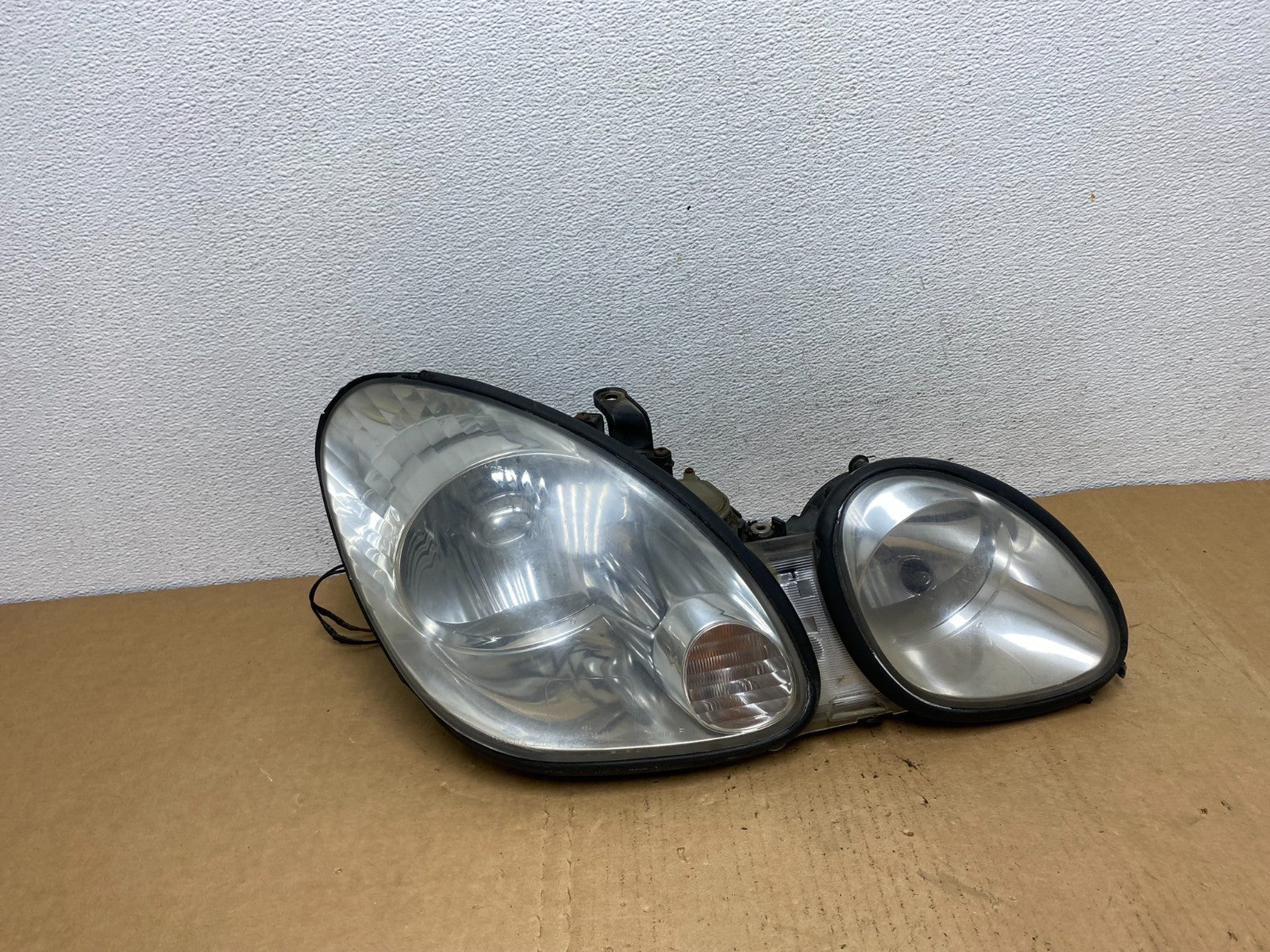 2001 to 2005 Lexus GS430 Gs300 Right Passenger Headlight Halogen AC8458 DW0