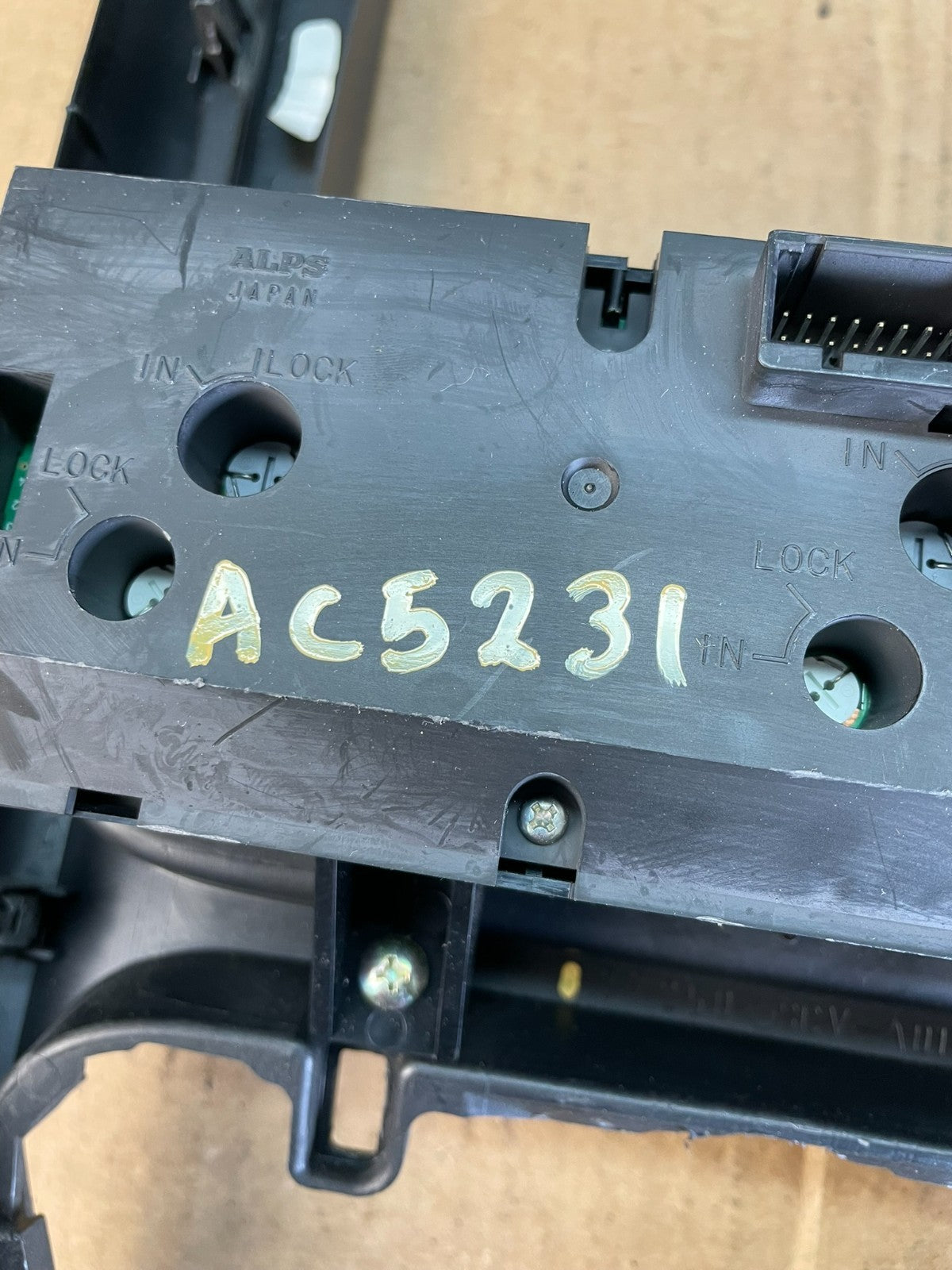 2003 to 2008 Honda Element Radio Climate Control Shifter Bezel ac5231 DG11