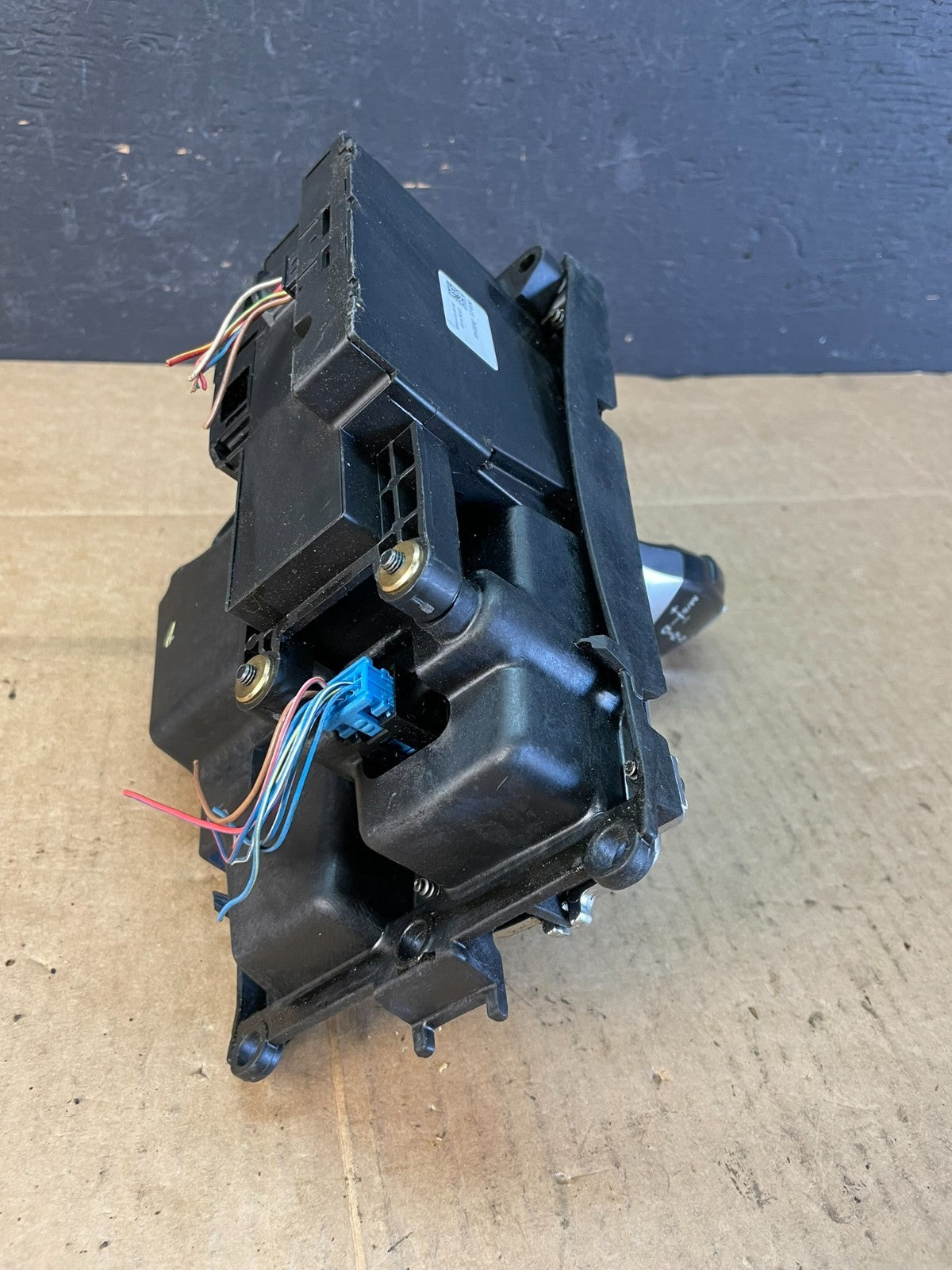 2007 to 2013 BMW X5 E70 Shift Shifter Selector Gear W/ Bezel AC5209 DG7