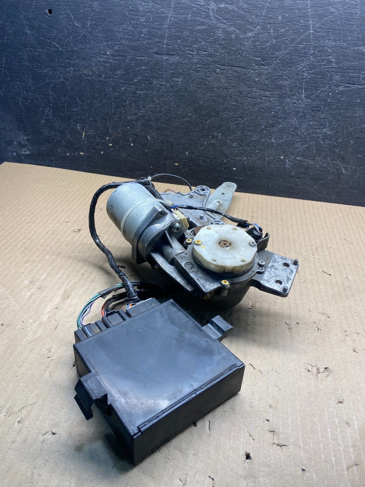 2007 2008 Acadia Enclave Escalade Suburban Liftgate Door Module Motor ah7470 DG4