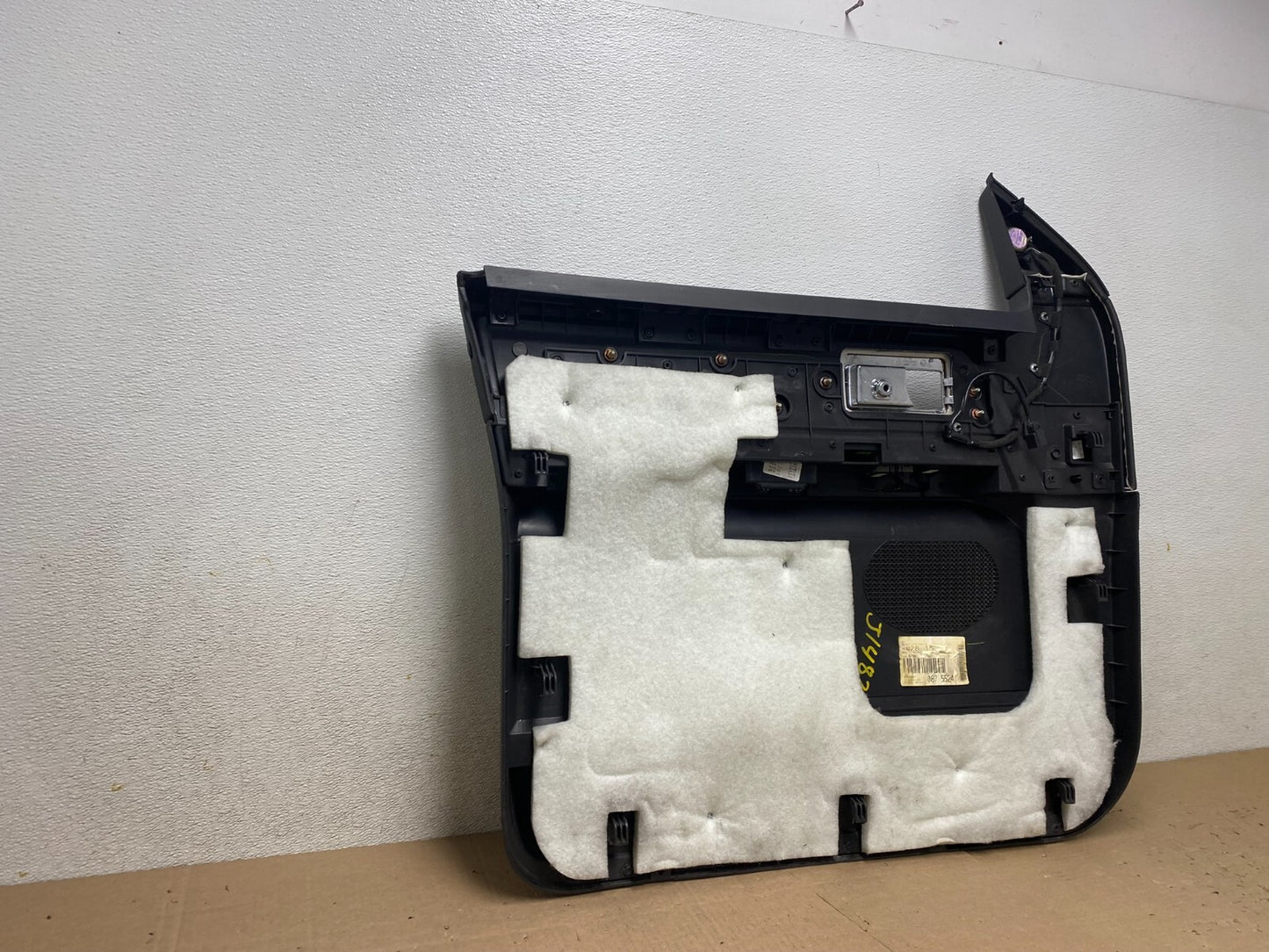 2007-2014 Lincoln Navigator Right Passenger Front Door Panel OEM J1482 DG19