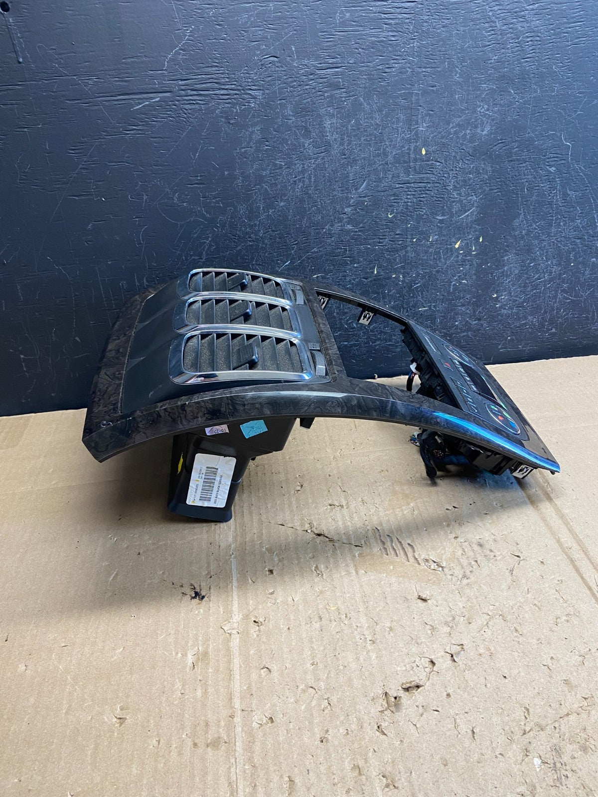 2007 - 2012 GMC Acadia A/C Heater Climate Control Radio Panel Bezel OE ae1859 DG1