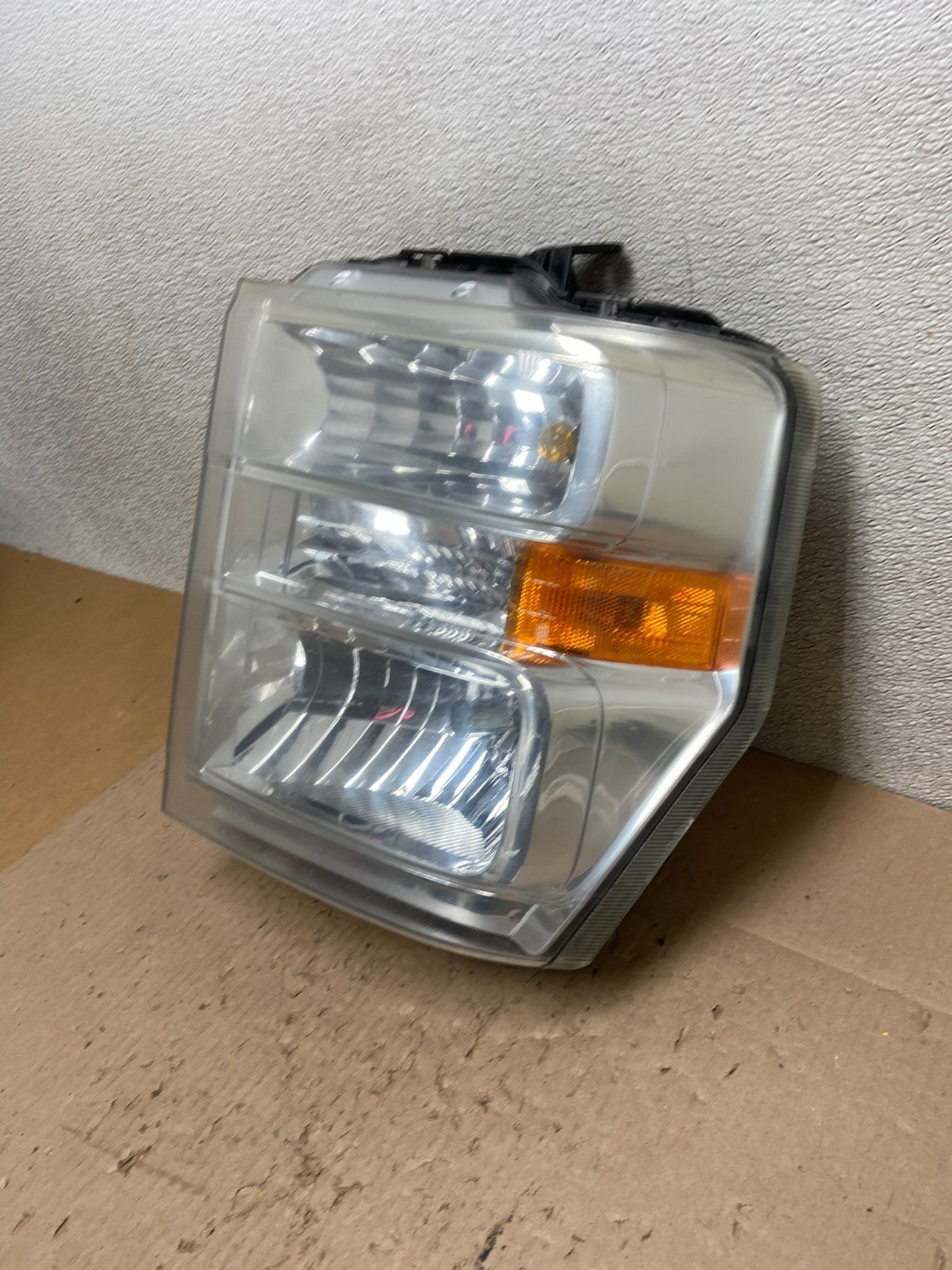 2008-2014 Ford Econoline E150 E250 E350 Left Driver LH Headlight OEM Z6272 DW1