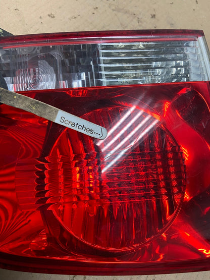 2004-2007 Volkswagen Touareg Lh Driver Left Side Inner Tail Light AF3233 LK3