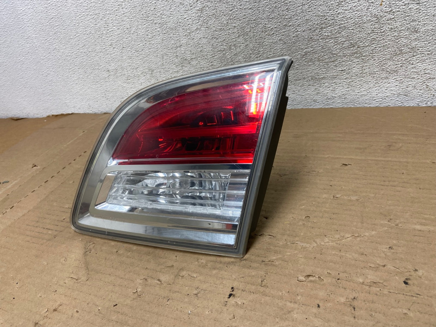 2007 2008 2009 Mazda Cx-9 Right Passenger Rh Side Inner Tail Light AG8167 LK2