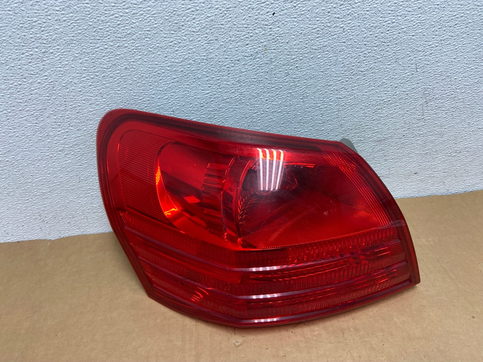 2008 to 2015 Nissan Rogue Left Driver Lh Side Tail Light AC8410 LK0