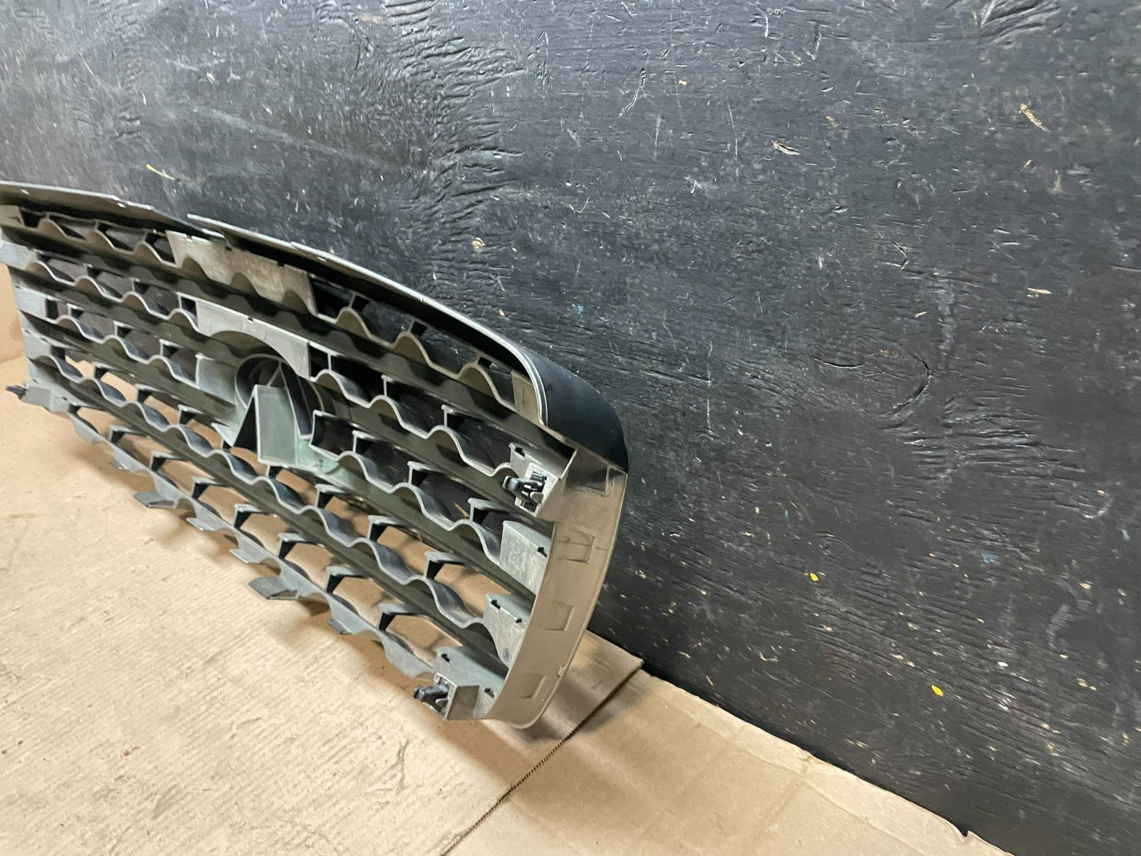 2003 2004 2005 Infiniti FX35 Grill Grille W/ Emblem T0456 DG5