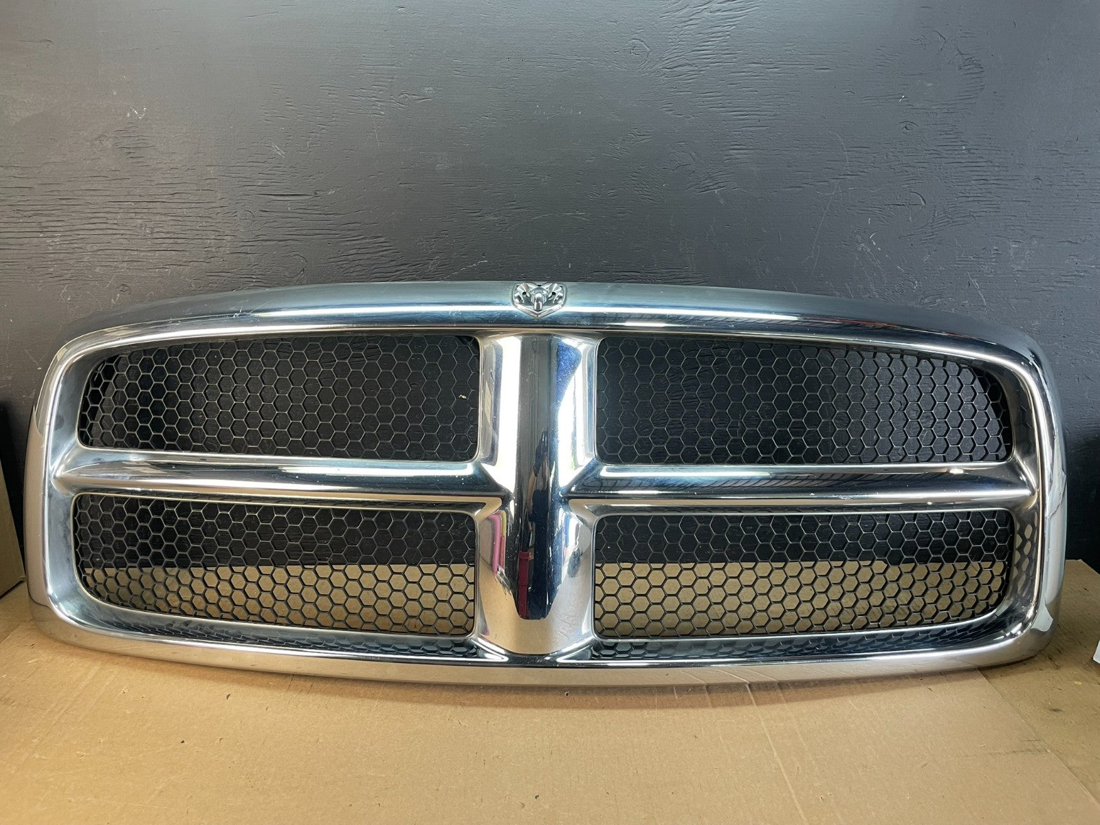 2002 2003 2004 2005 Dodge Ram 1500  Upper Front Grill Grille AD5763 DG0