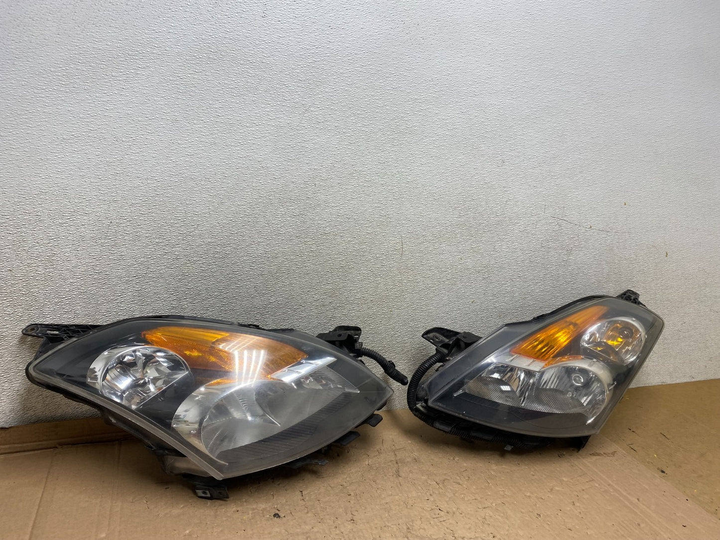 Sedan 2007 2008 2009 Nissan Altima Left+Right Set Headlights U9588 DW2