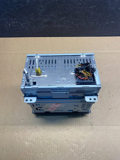 2011 to 2014 Kia Sedona Radio Stereo Receiver AM FM CD Player Sirius AD1567 DW5