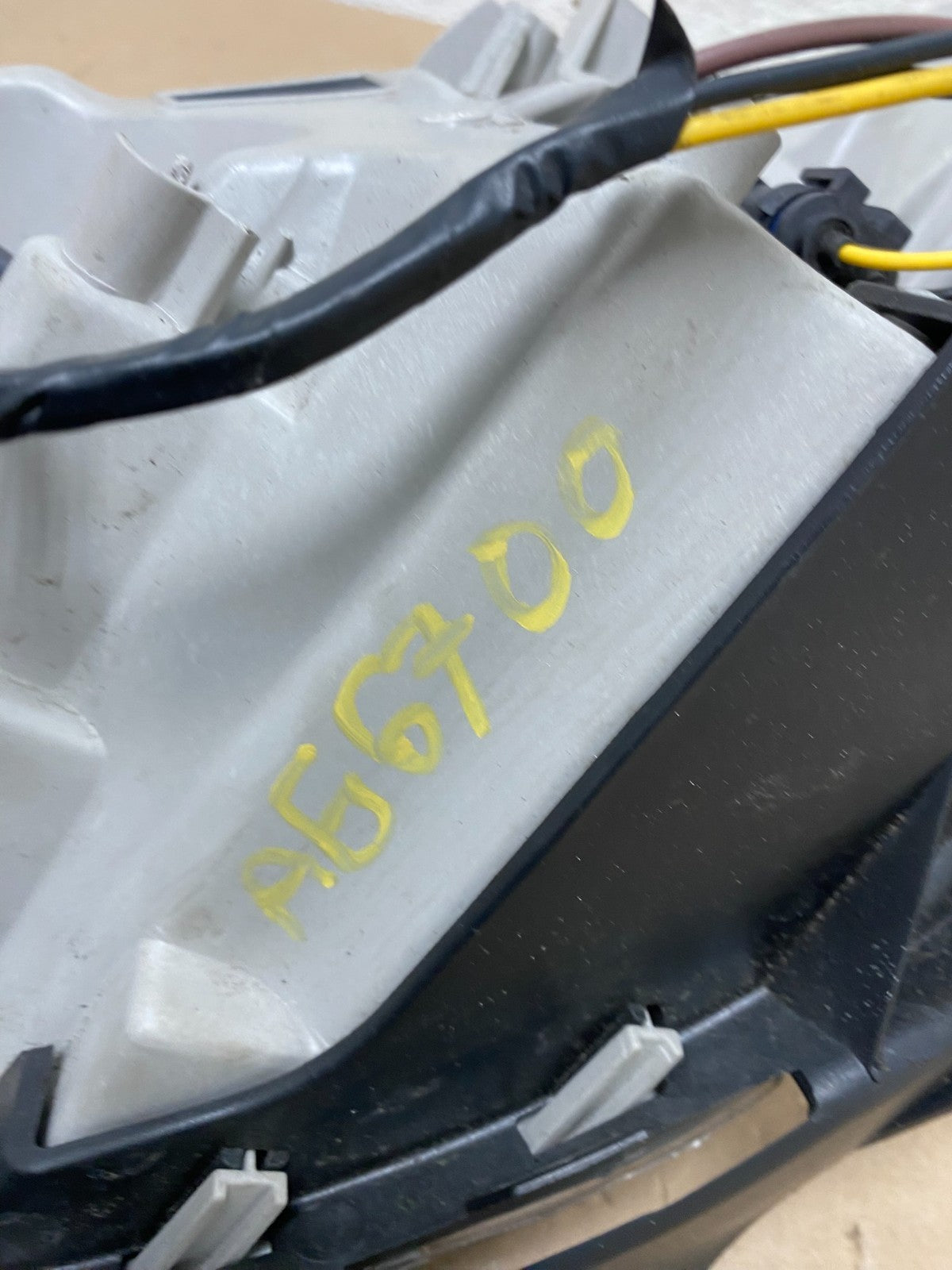 2008 to 2012 Chevrolet Malibu Right Passenger Rh Side Headlight AG6700 DW9
